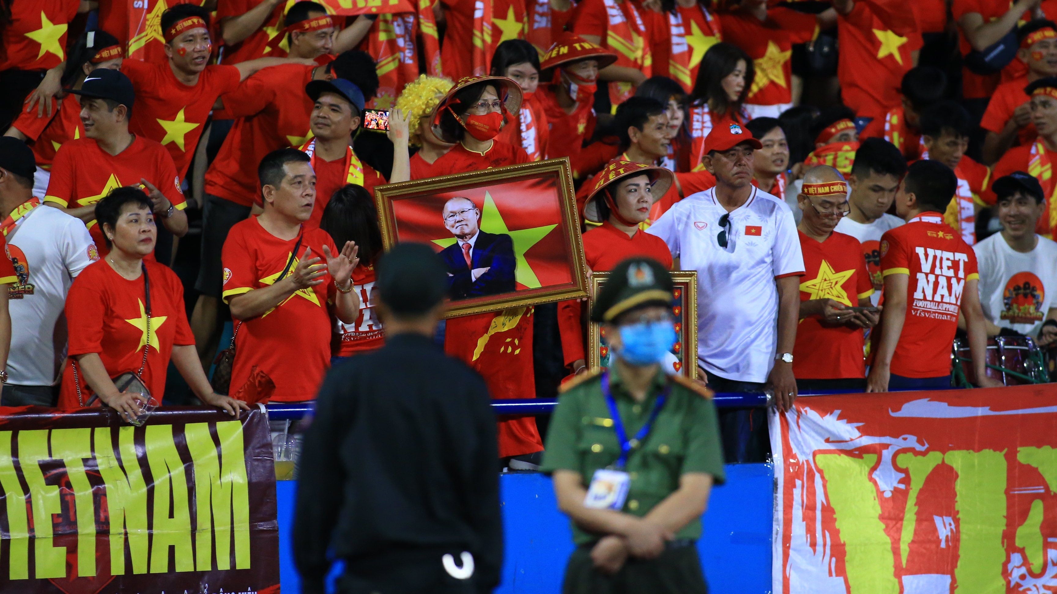 Vietnam supporters Coach Park Hang-seo U23 Vietnam U23 Myanmar SEA Games 31 2022