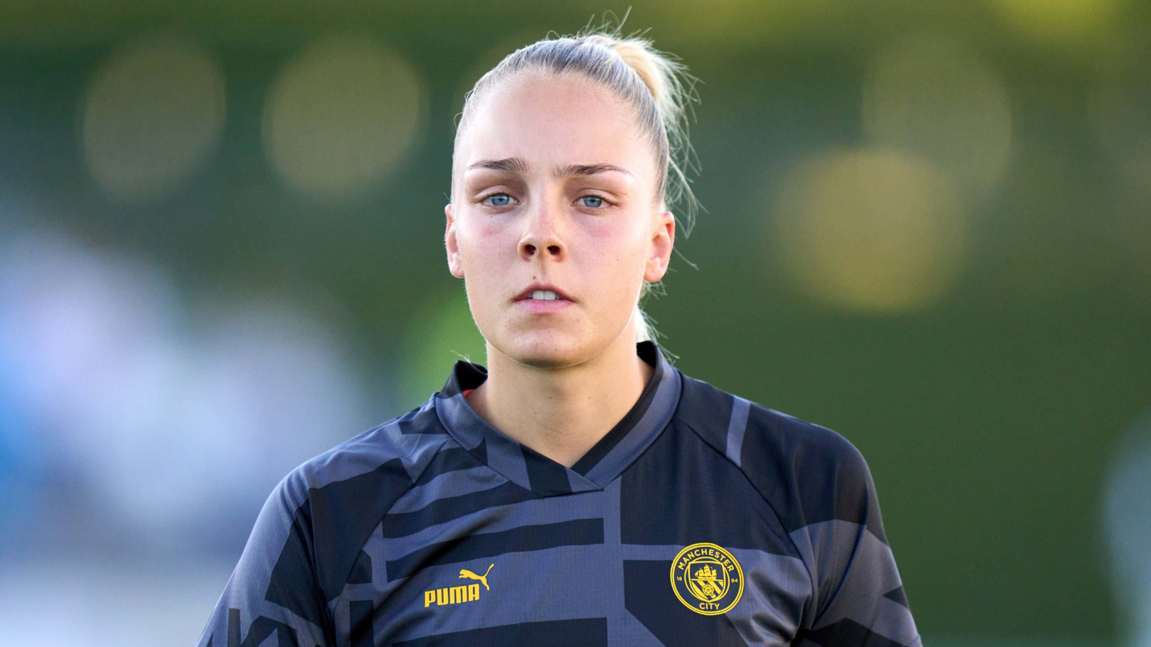 Ellie Roebuck has lost her starting place for Man City