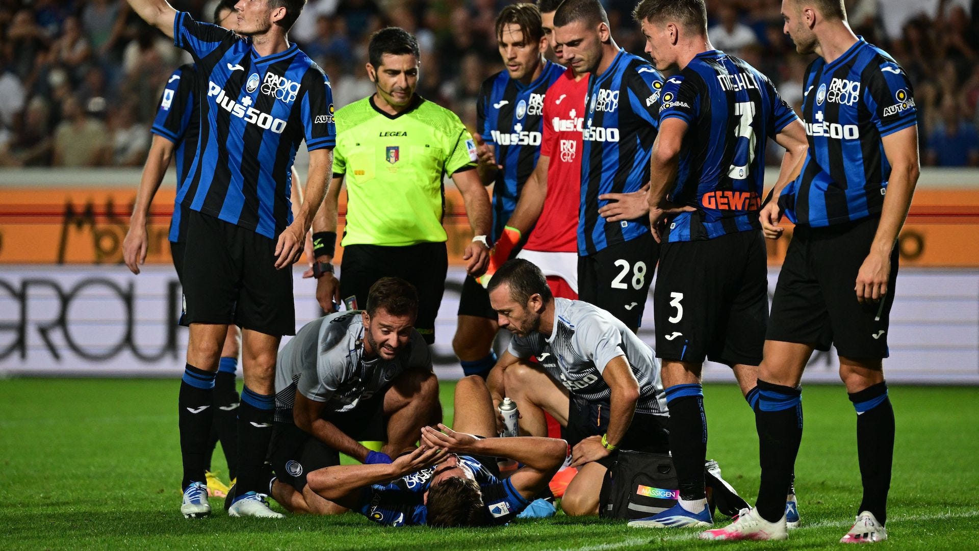Atalanta, altro problema in difesa: Djimsiti si frattura del perone |  Goal.com Italia