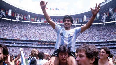 Hector Enrique after the 1986 World Cup final