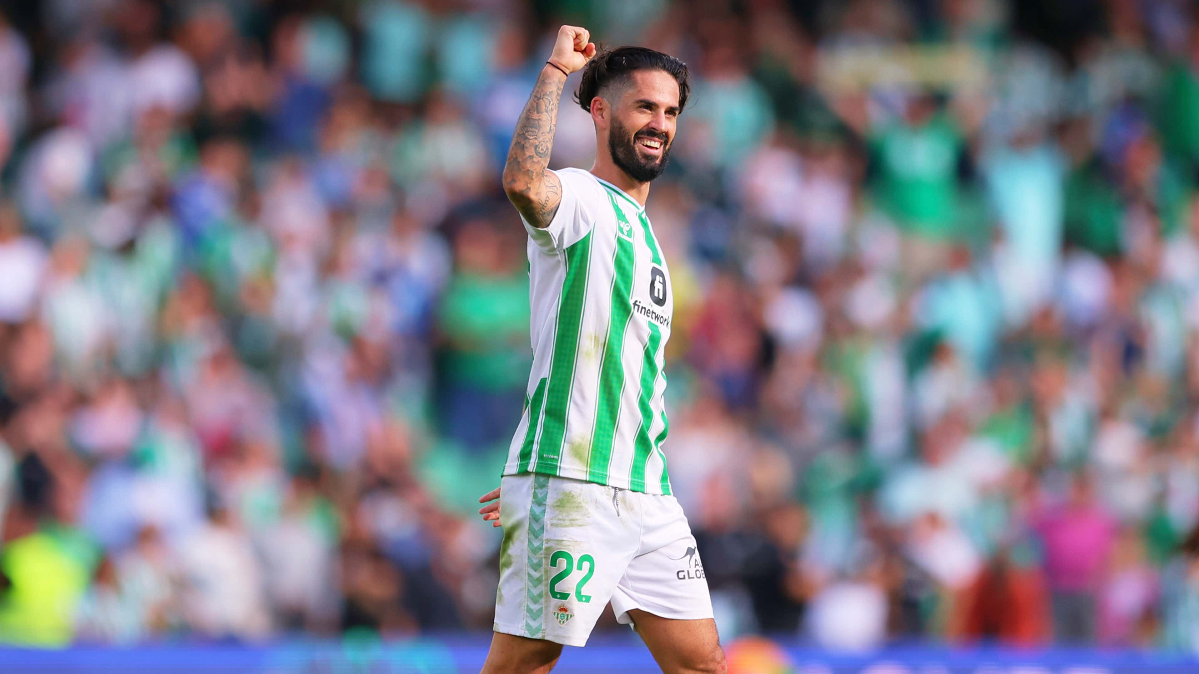 Real Betis legend Joaquin signs off 23-year career with 10-word