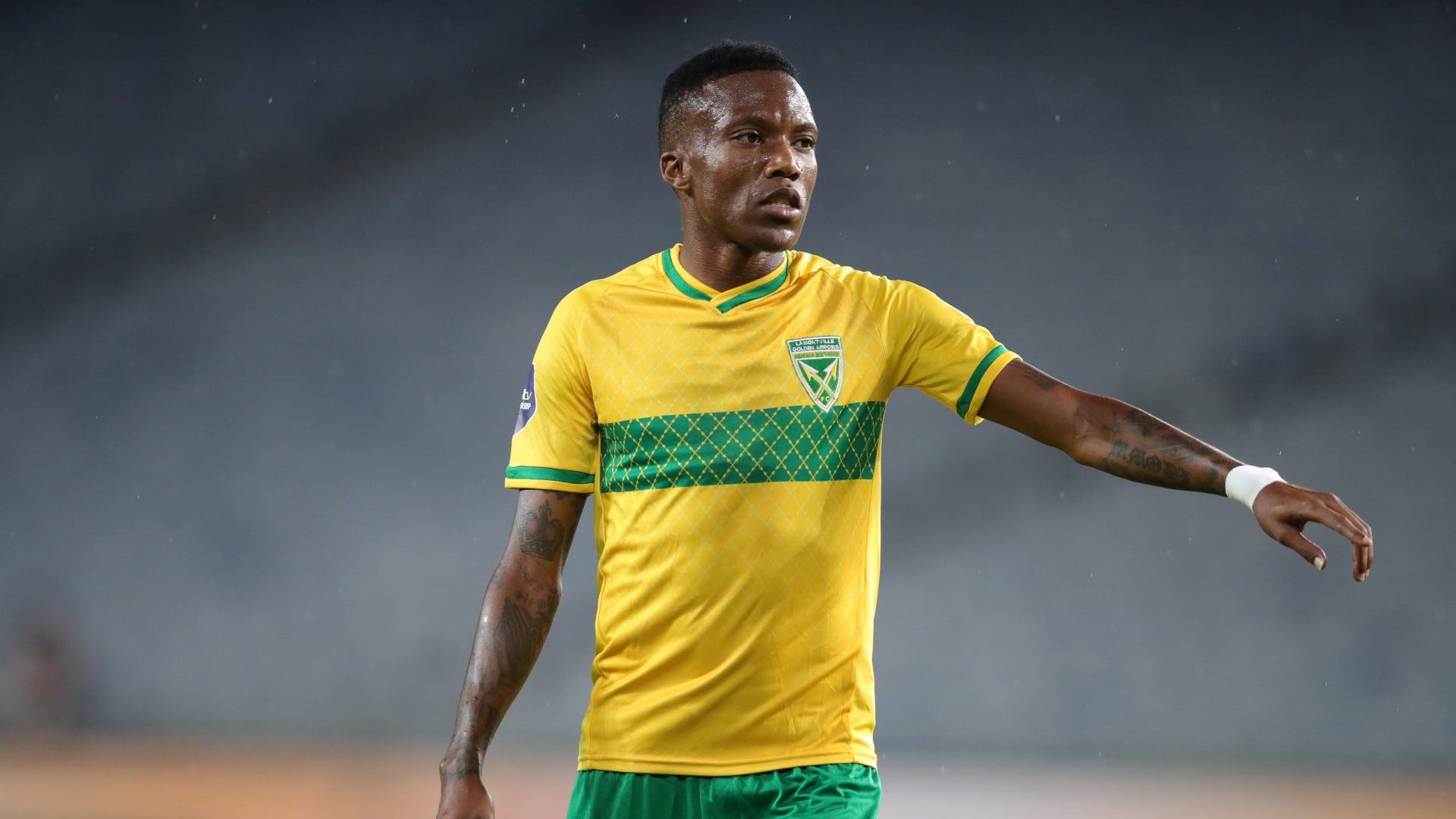 Orlando Pirates sign Ntsako Makhubela from Golden Arrows - PSL transfer news