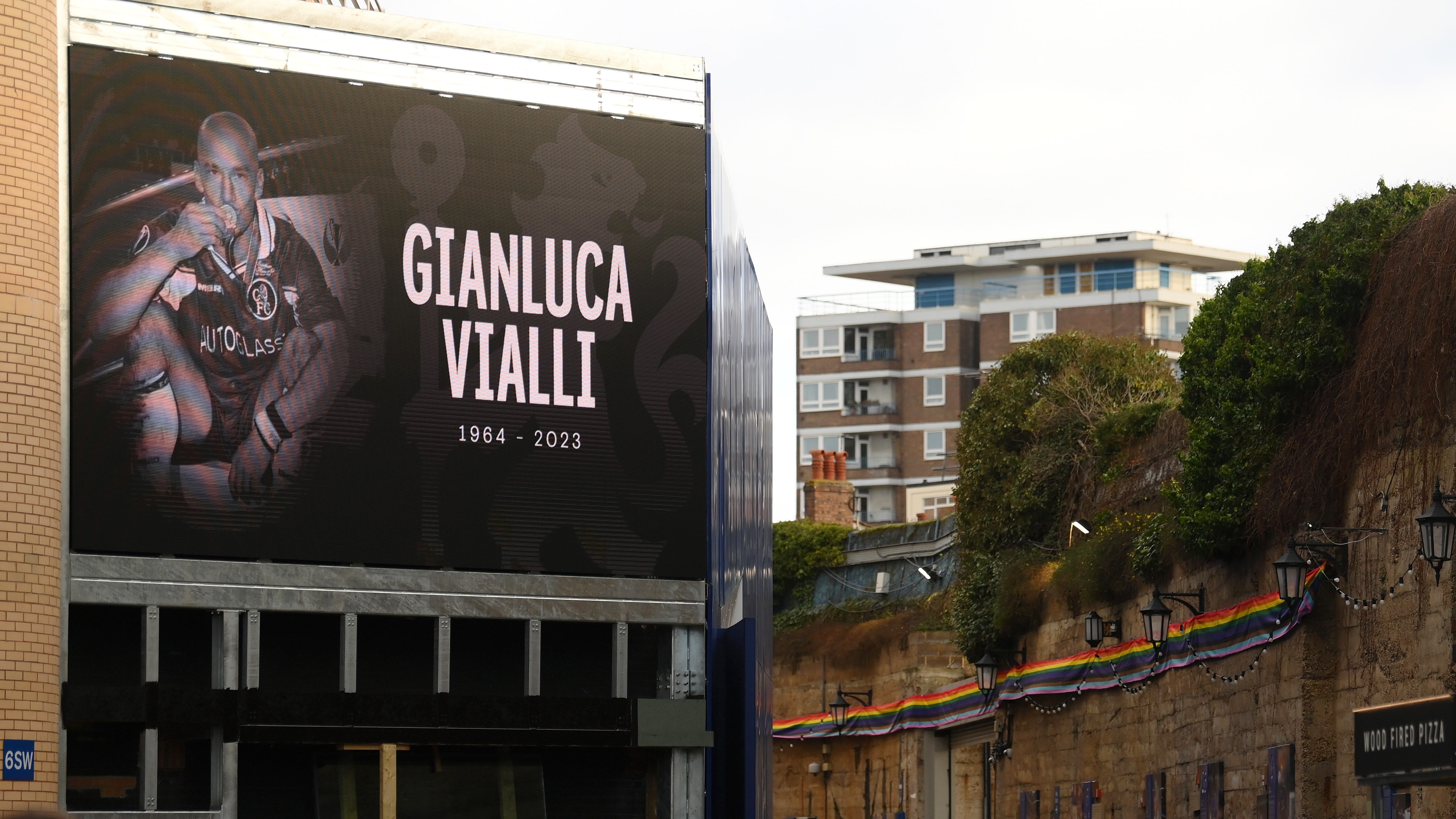 Gianluca Vialli Stamford Bridge tribute