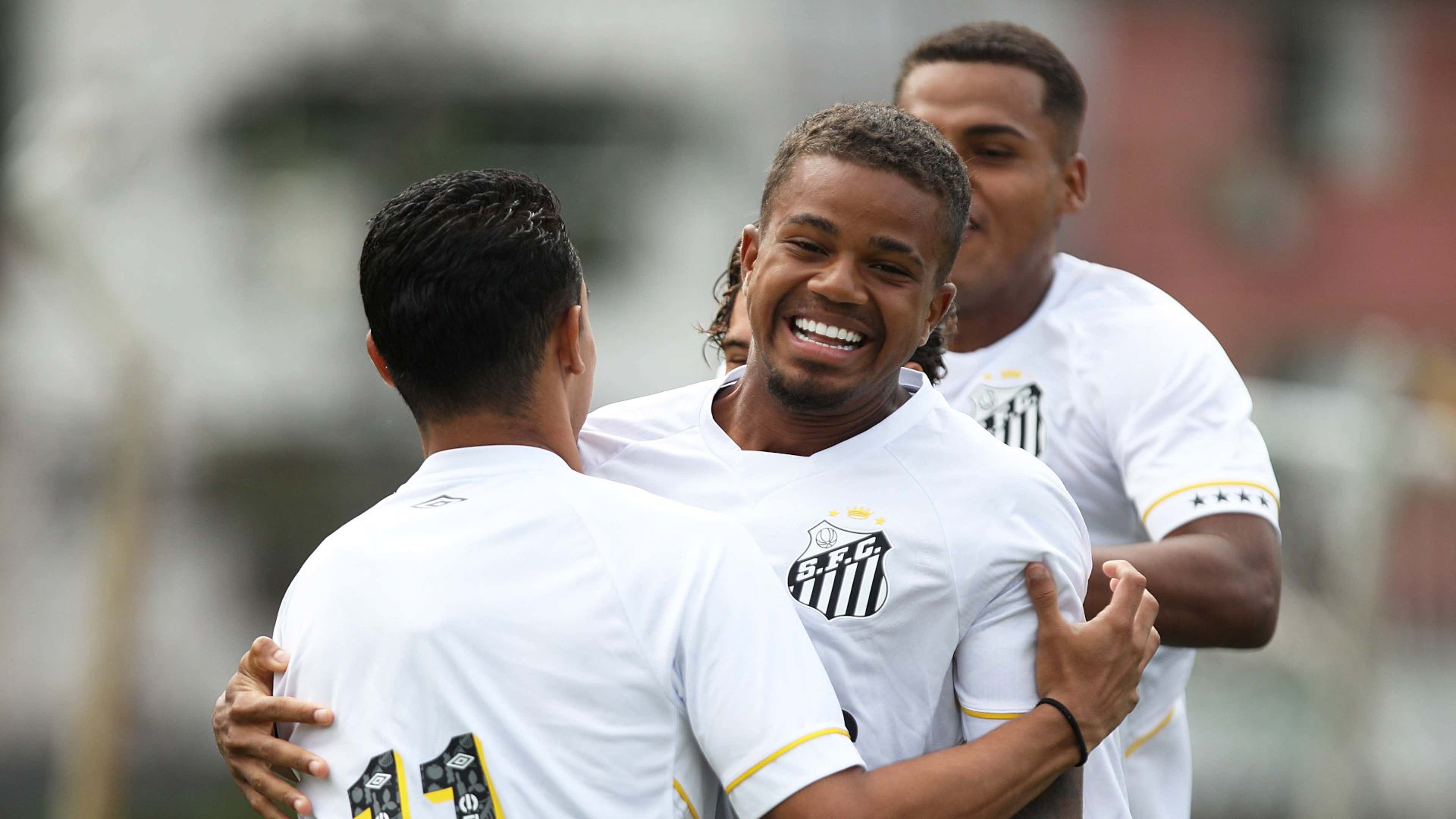 Jogadores do Santos sub-20 comemoram gol pelo Brasileirão 2023