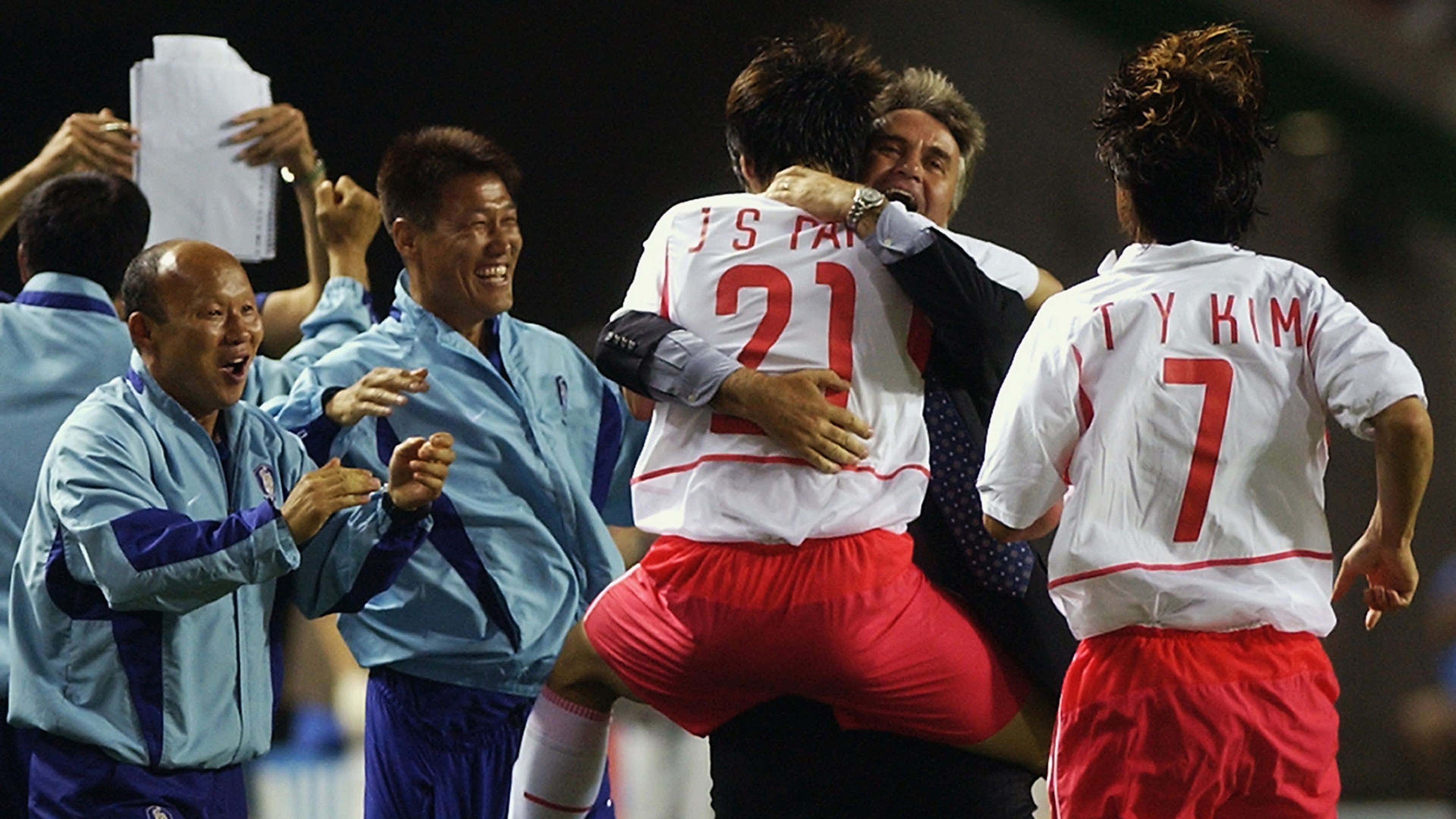 Gus Hiddink Park Ji-Sung Korea Republic 2002 FIFA World Cup