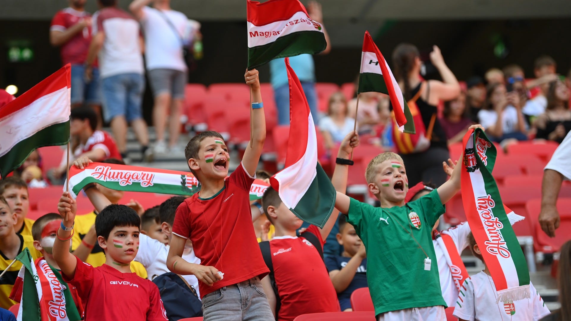 Hungary England fans 2022