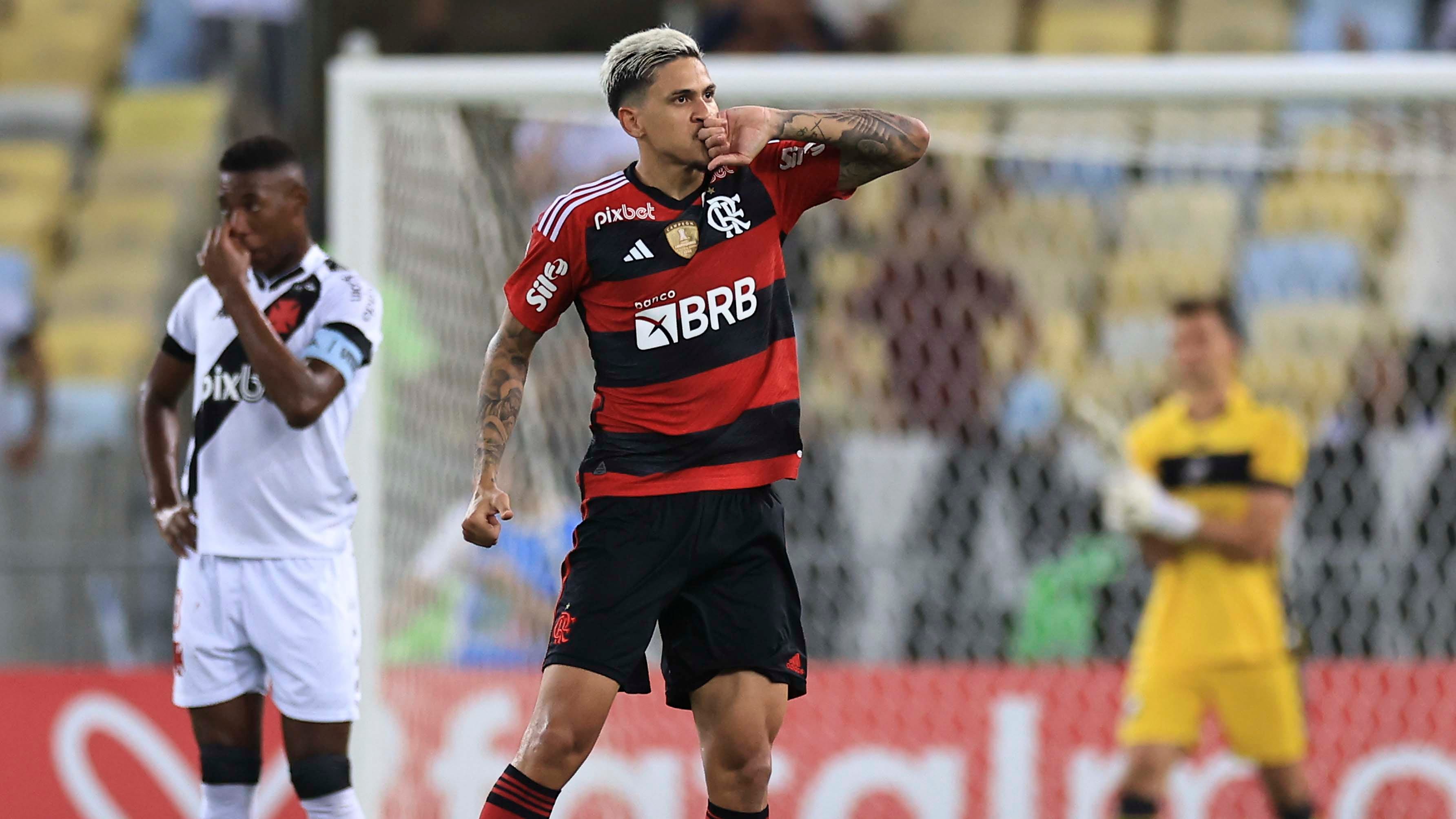 Pedro comemora gol em Vasco x Flamengo