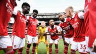 Arsenal huddle