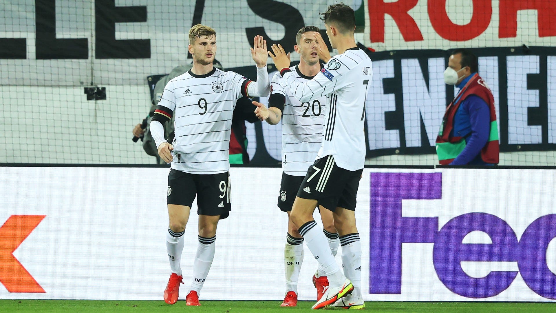 Deutschland müht sich gegen Liechtenstein zum Pflichtsieg Die WM-Qualifikation im TICKER zum Nachlesen Goal Deutschland