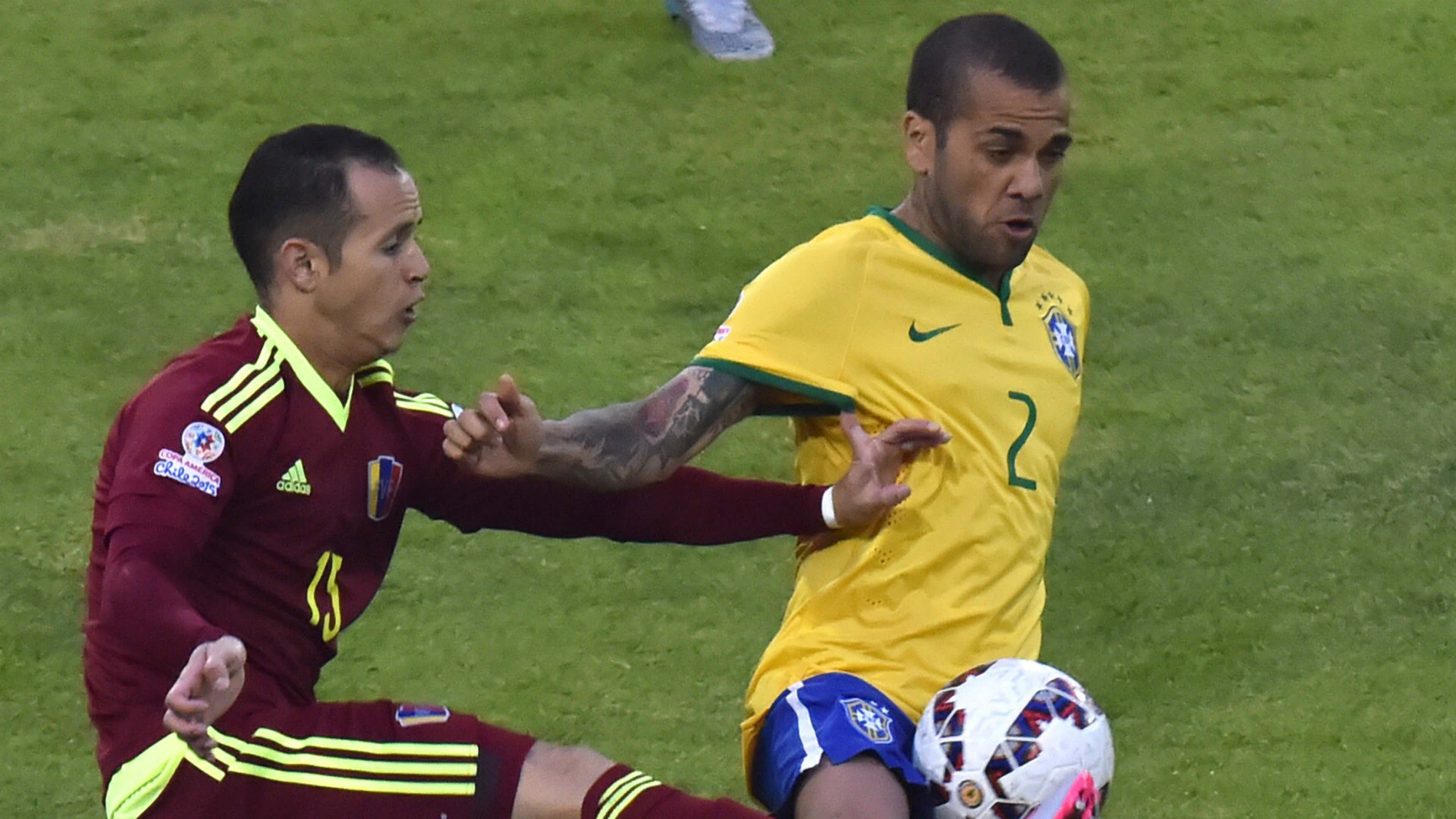 Dani Alves - Brasil vs. Venezuela - Copa América