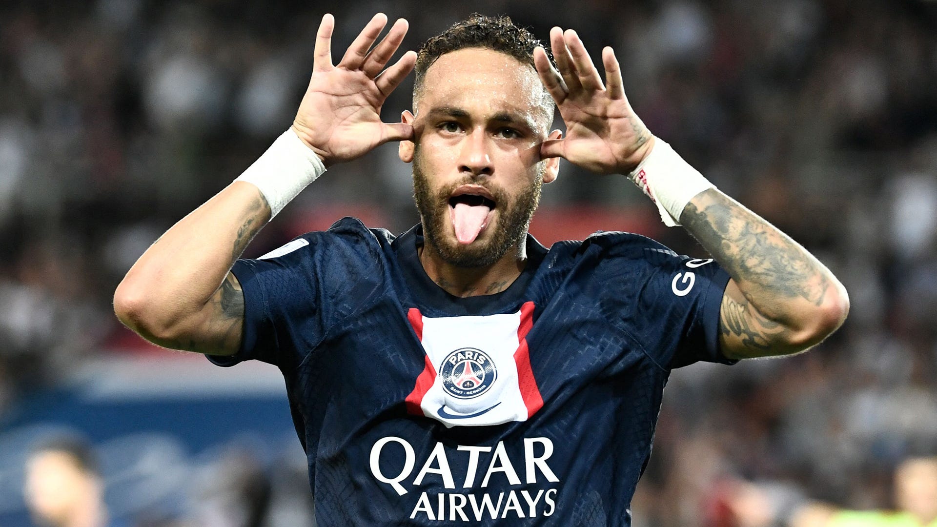 Khám phá hình ảnh của Neymar khi anh ấy khoác áo Paris Saint-Germain và cùng các đồng đội khác tạo ra những thành tích ấn tượng trên sân bóng. Hãy xem và chia sẻ ngay để chứng kiến sự nghiệp huy hoàng của cầu thủ Brazil này!
