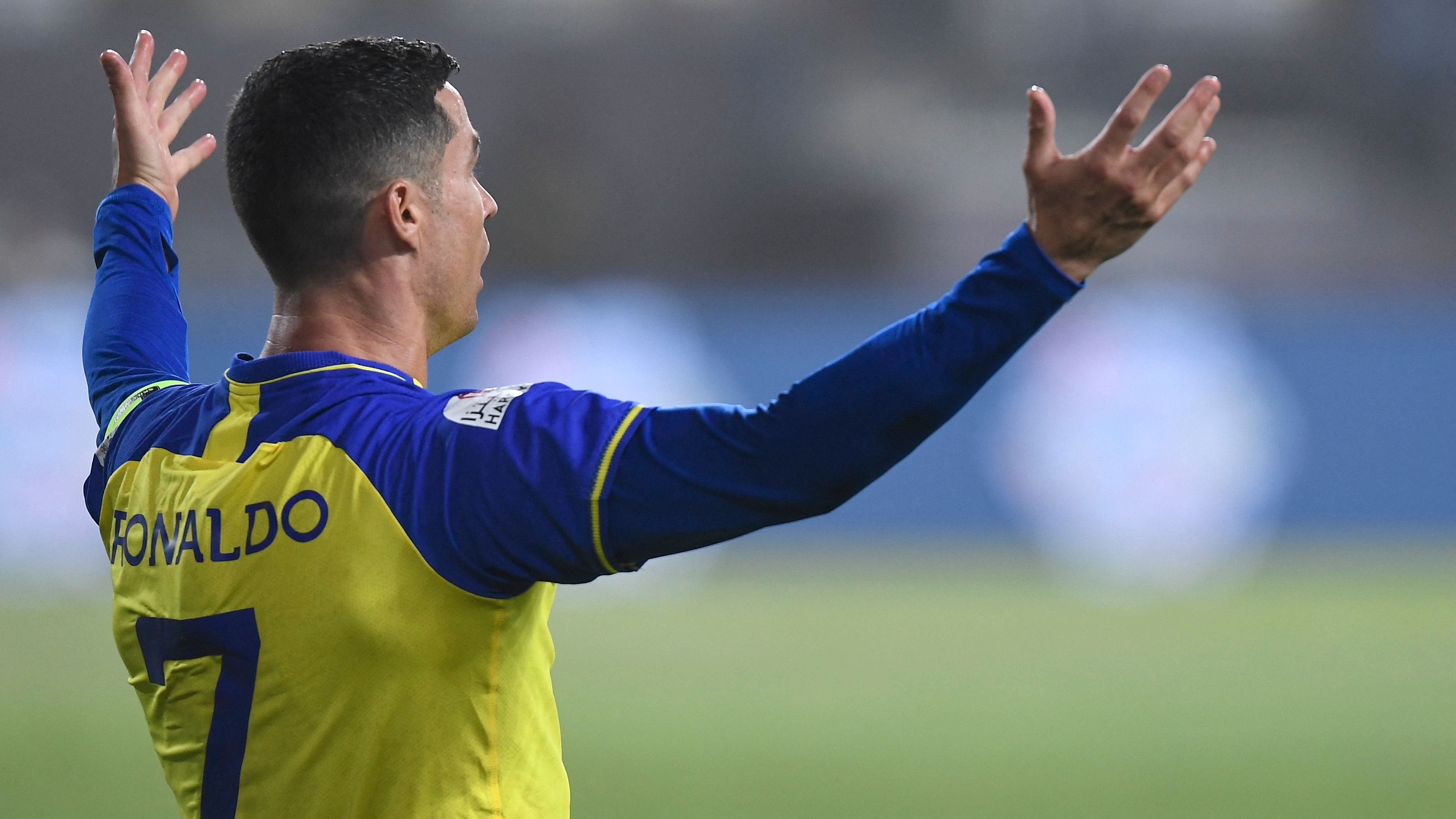 WATCH: Cristiano Ronaldo goes BESERK and berates referee after being denied penalty for Al-Nassr against Al-Raed | Goal.com UK