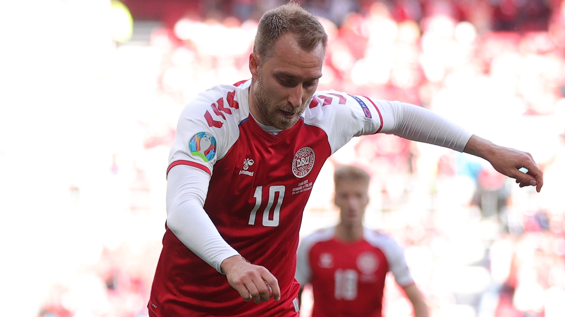 لاعب الدنمارك اصابة نجاة لاعب