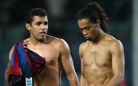 Sonny Anderson (Villareal) - Ronaldinho (Barcelona)