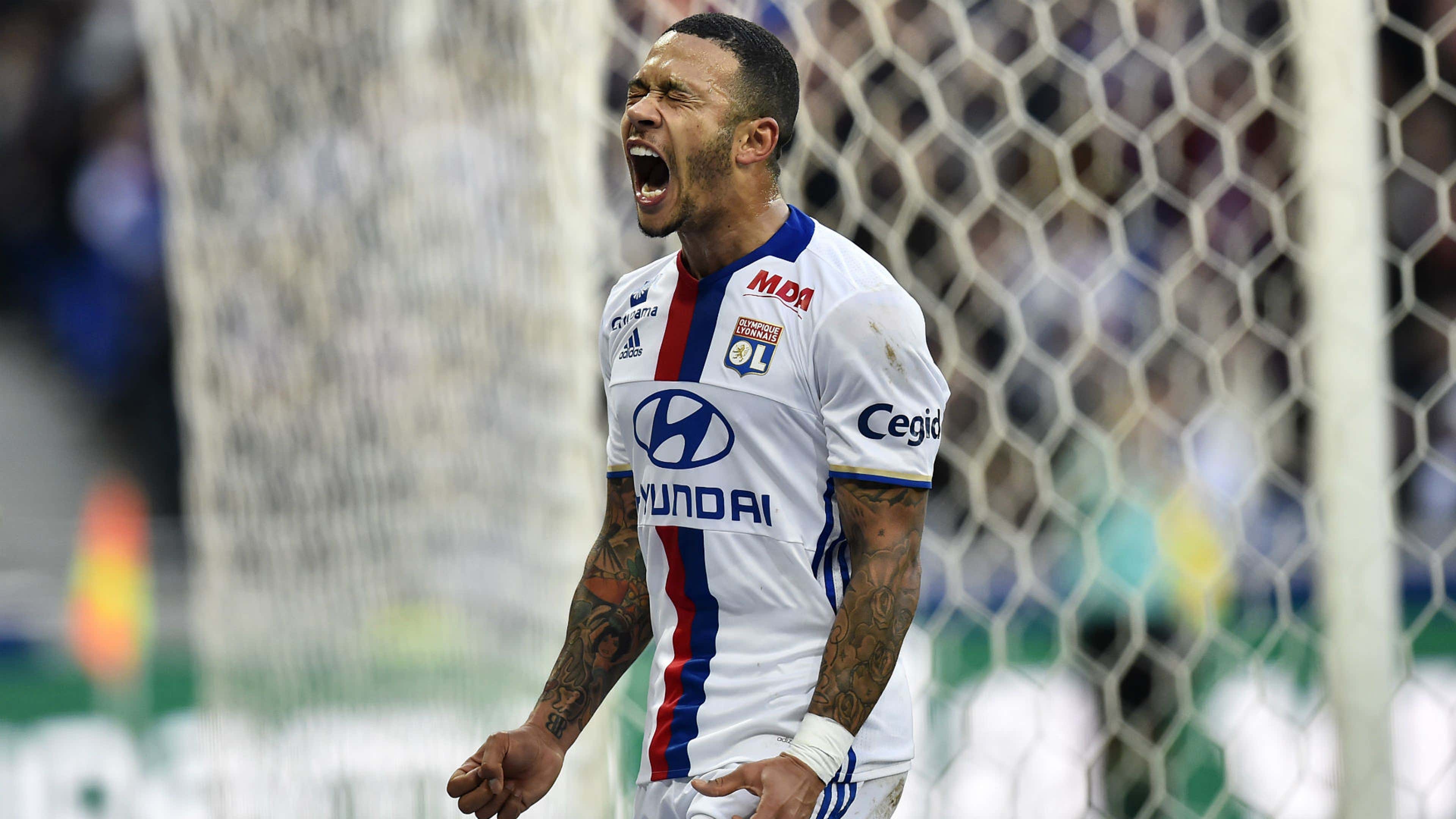 Memphis Depay on X: Me and my dad came back together to settle