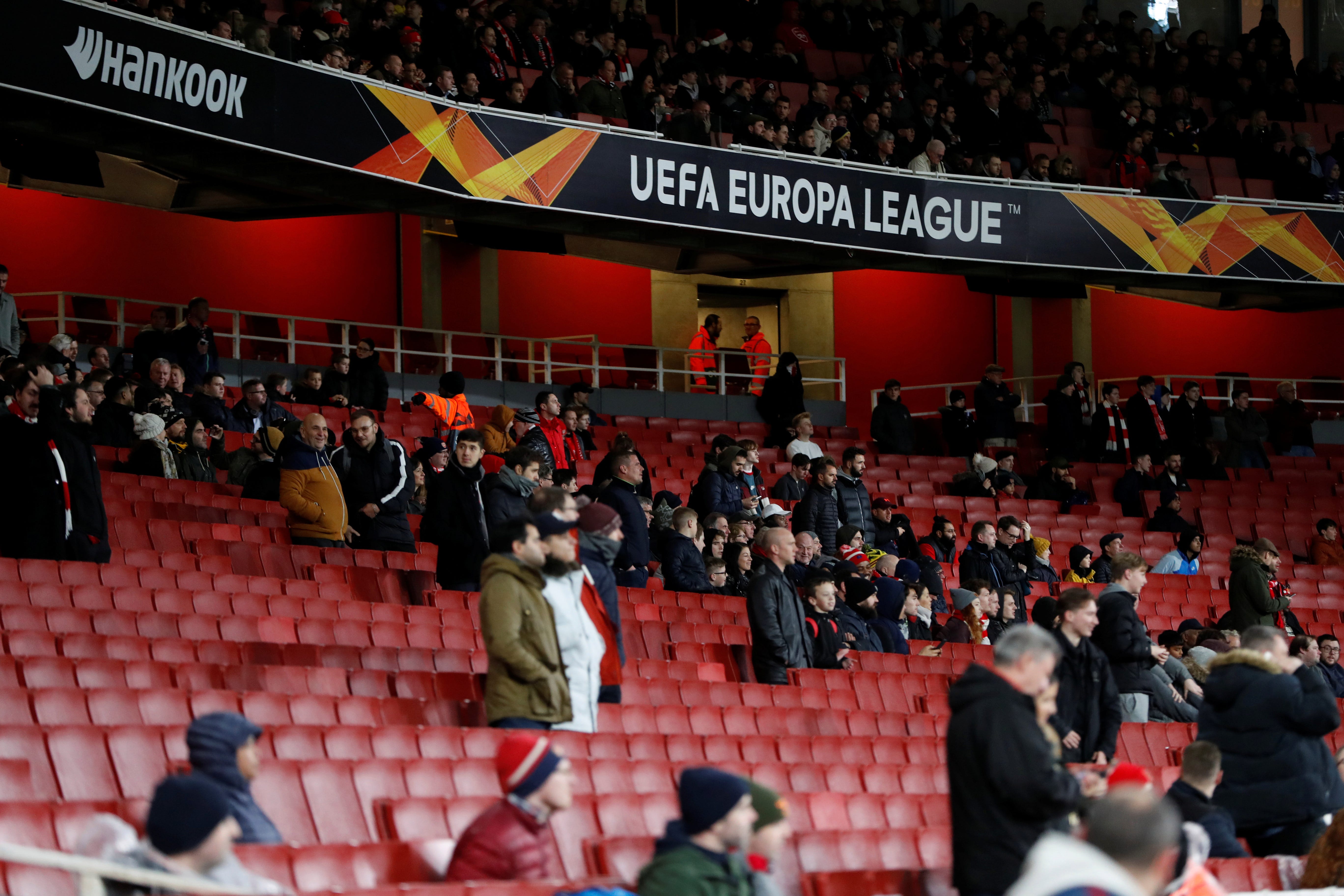 Arsenal vs Frankfurt Emirates empty seats Europa League