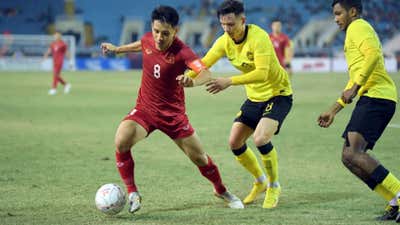 Do Hung Dung Vietnam - Stuart Wilkin Malaysia AFF Cup 2022