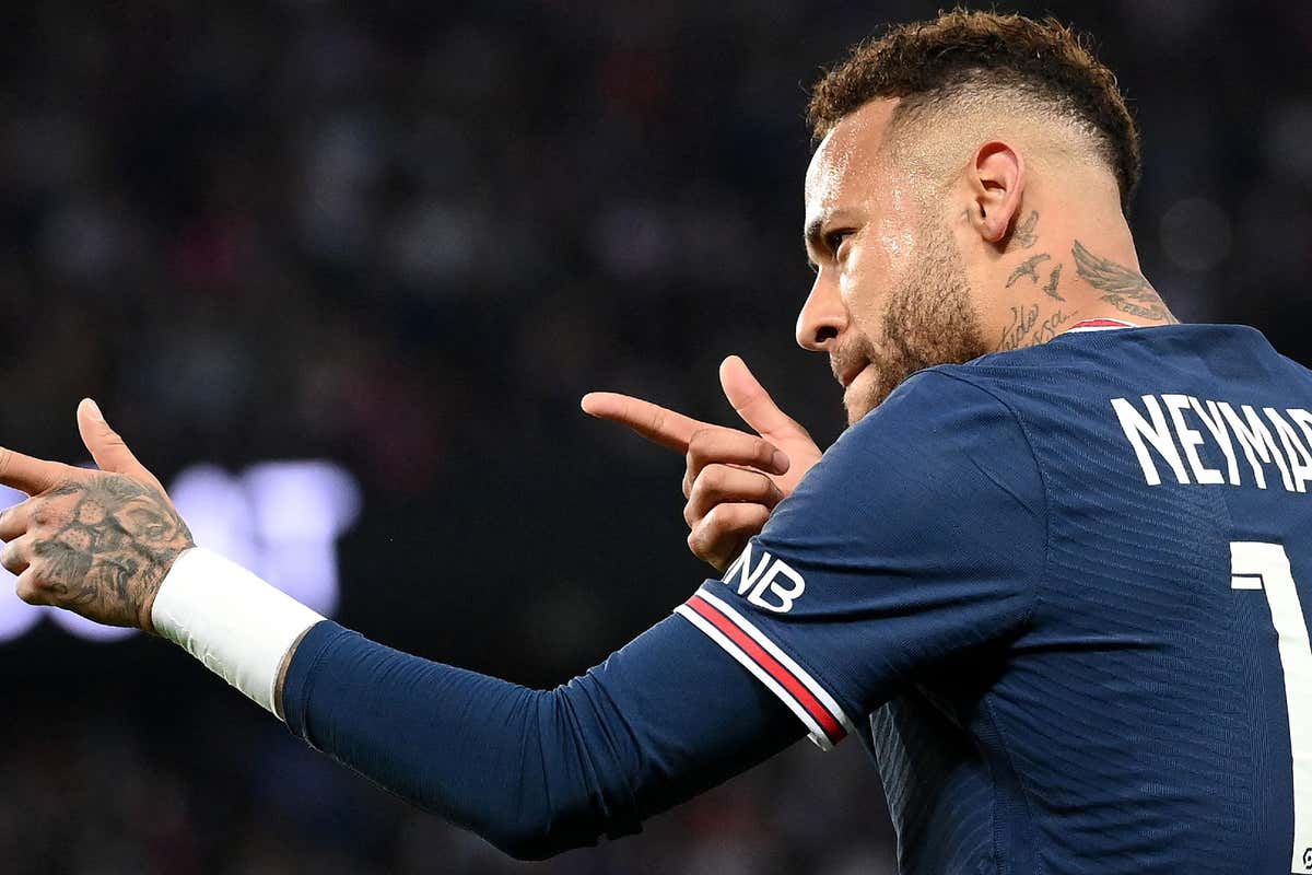PSG willing to sell Neymar if acceptable transfer offer arrives - but Brazilian hesitant to leave | Goal.com