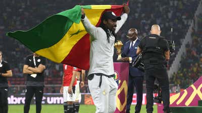 Senegal coach Aliou Cissé celebrates.