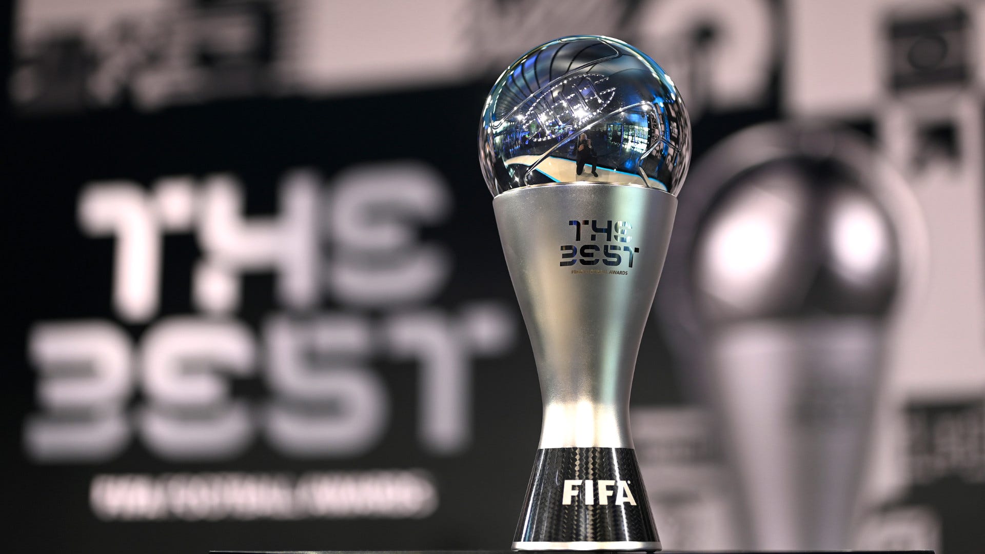 Prêmio de melhor jogador do mundo pela Fifa será entregue no dia 17 de  janeiro de 2022 - ISTOÉ Independente