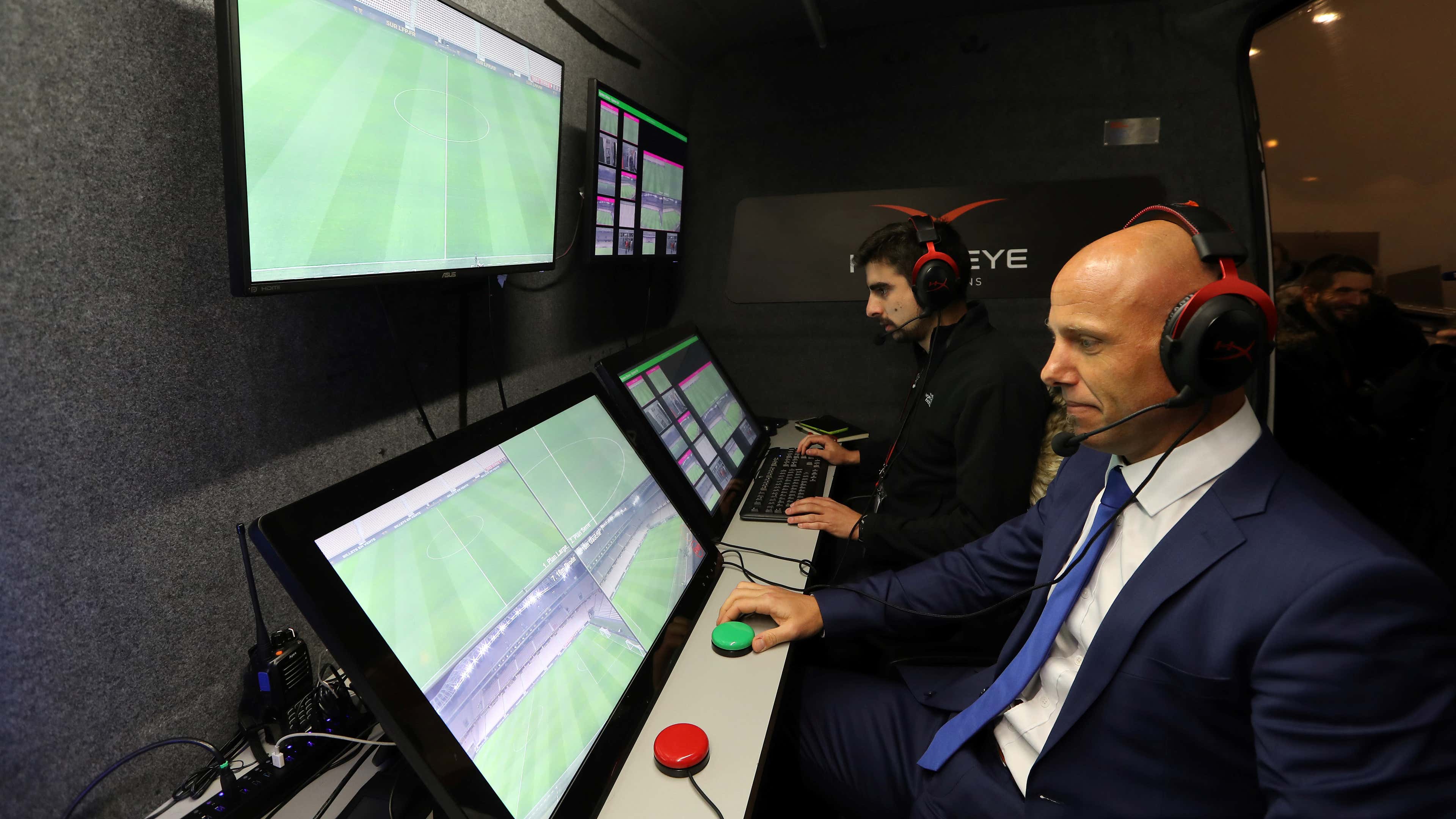 FIFA aprova! Agora árbitros de vídeo são oficiais no Futebol