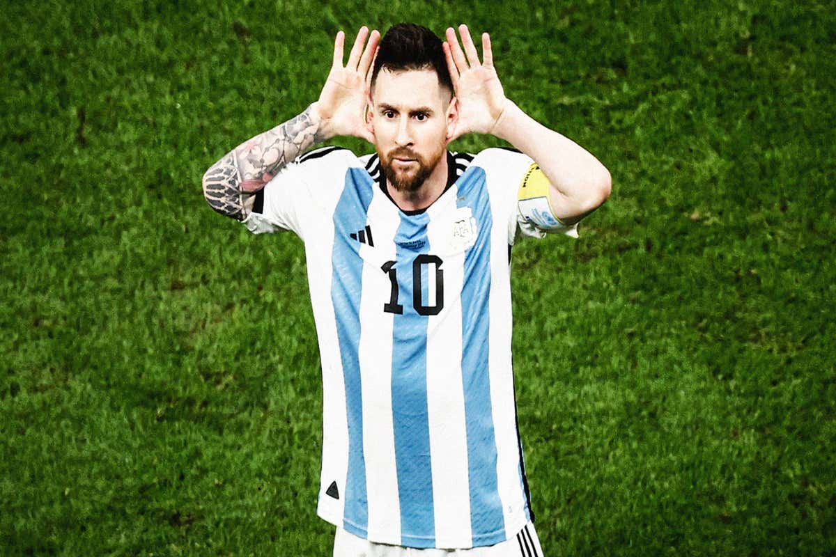 Nếu bạn tin rằng Lionel Messi là GOAT (Greatest Of All Time) của bóng đá, hãy xem ngay hình ảnh về anh ta trên sân cỏ. Với sự tài năng và độ nghiệm của mình, Messi đã khiến cho những người yêu bóng đá phải ngưỡng mộ và thán phục anh.