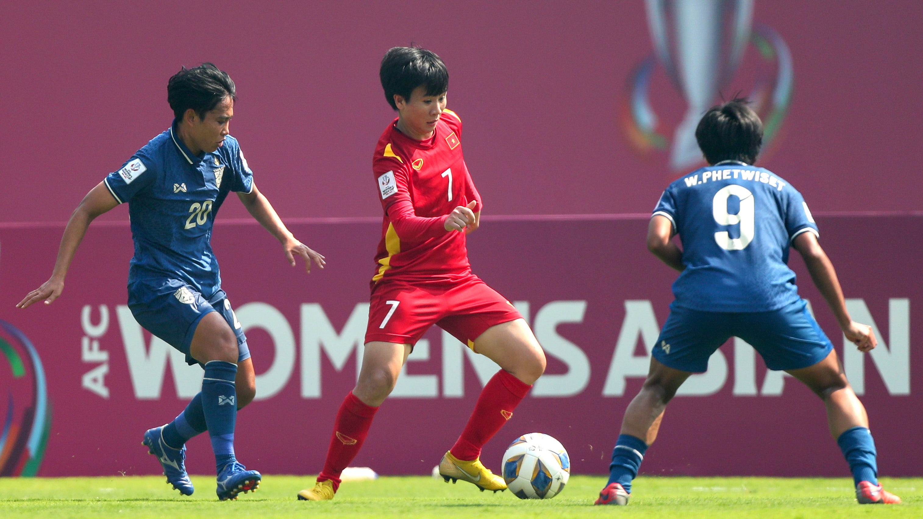 Nguyen Thi Tuyet Dung Vietnam Thailand AFC Women's Asian Cup 2022