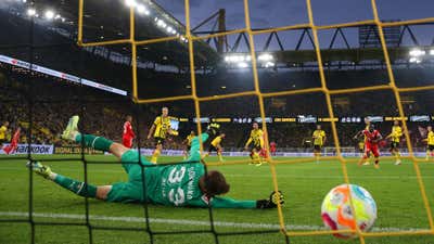 Alexander Meyer Borussia Dortmund 2022-23