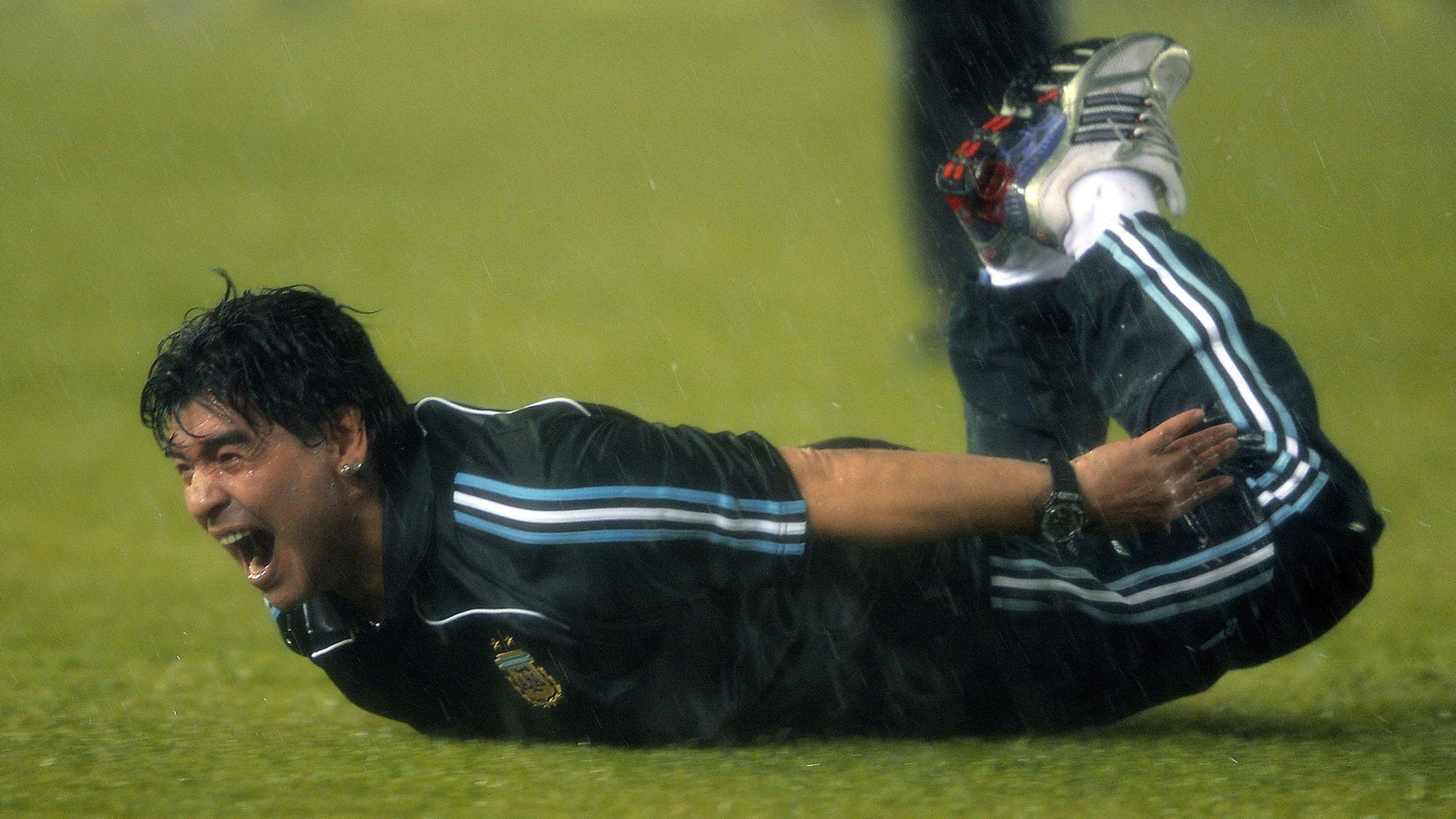 Diego Maradona Peru Argentina World Cup qualifying 2010