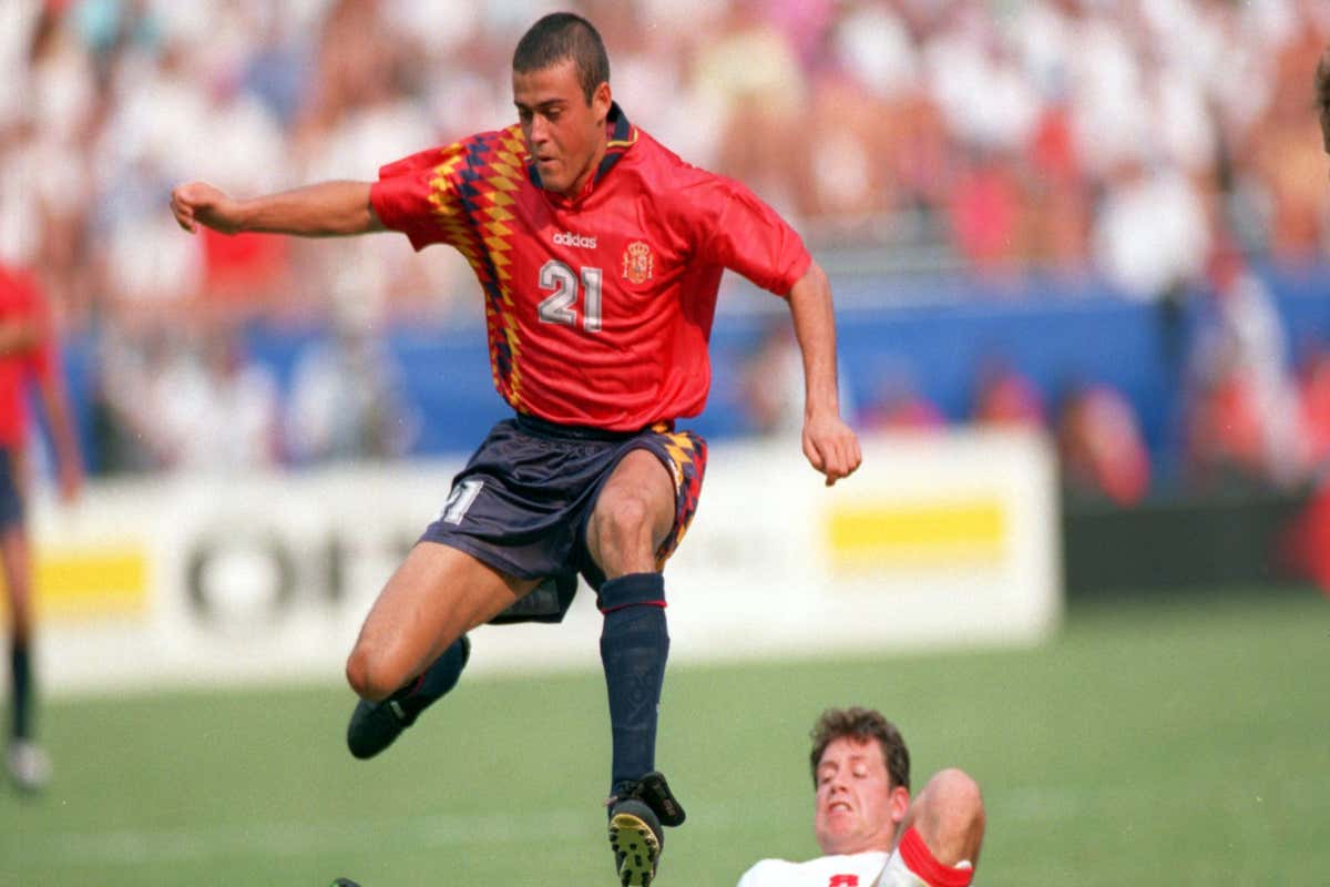 Paisaje Intestinos Psiquiatría Cuántos Mundiales jugó Luis Enrique como jugador de la Selección España y  cómo le fue | Goal.com Espana