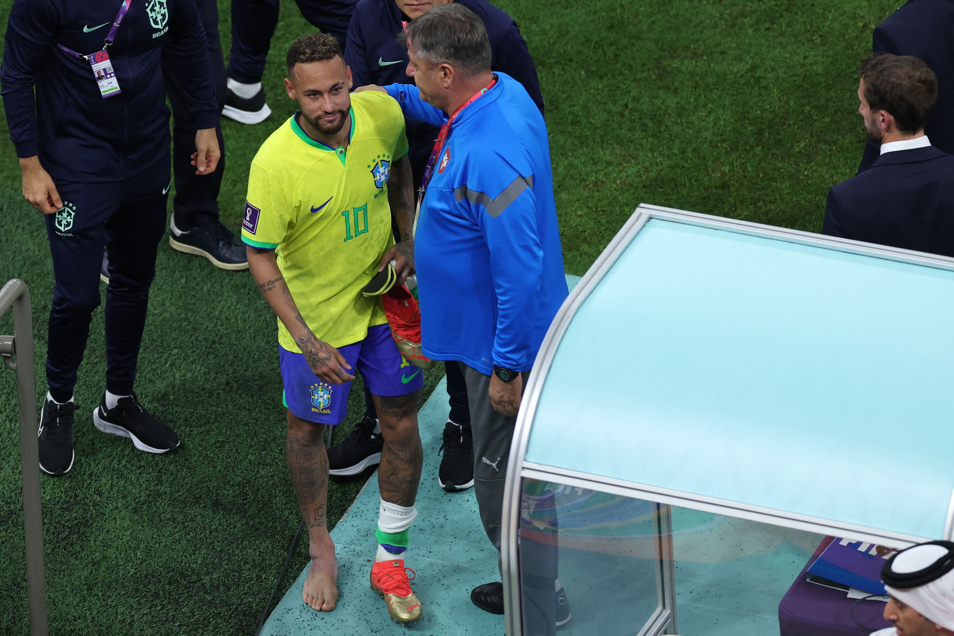 Neymar treatment Brazil Serbia World Cup