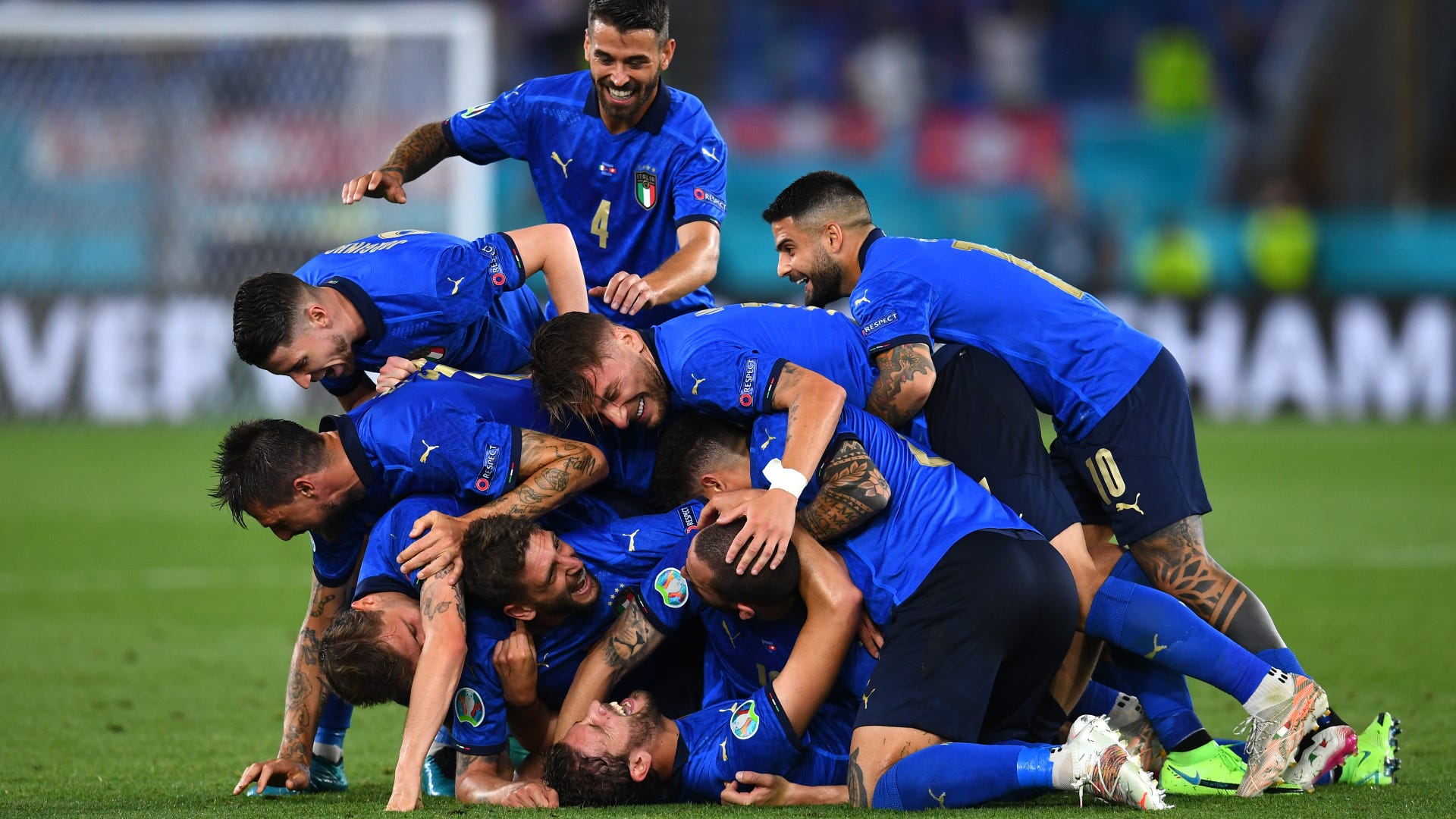 Italy celebrating Switzerland Euro