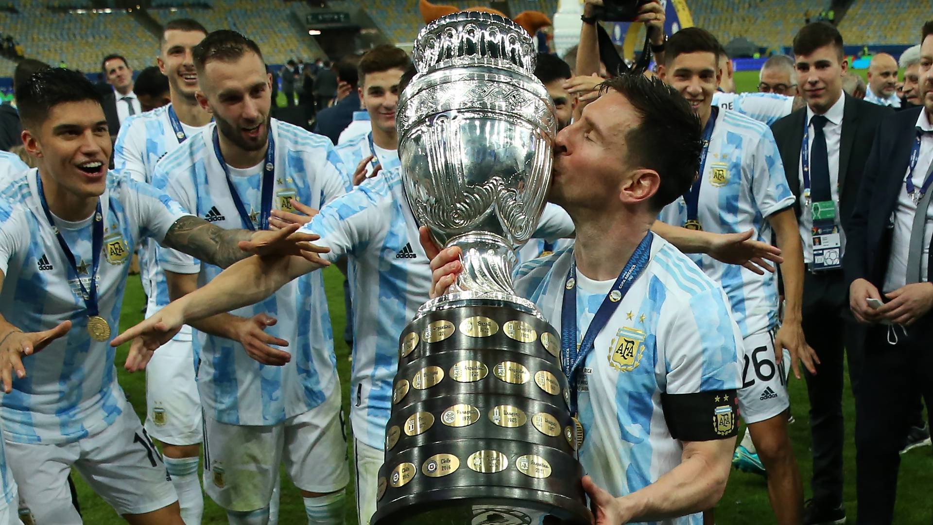 Argentinien Lionel Messi Copa America 2021 Finale Pokal Jubel