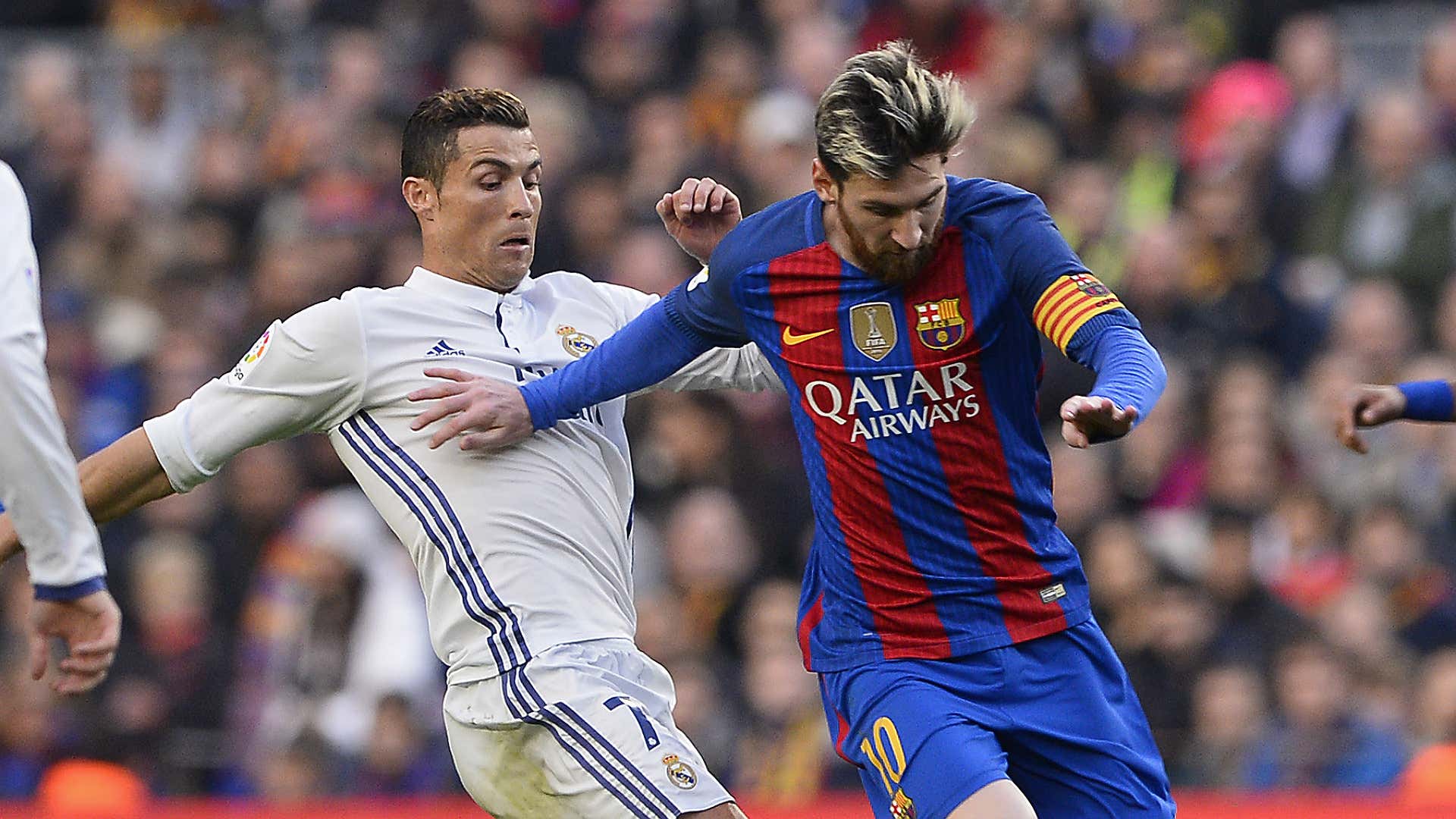 Superstars Messi und Ronaldo sorgen mit gemeinsamen Bild für Wirbel