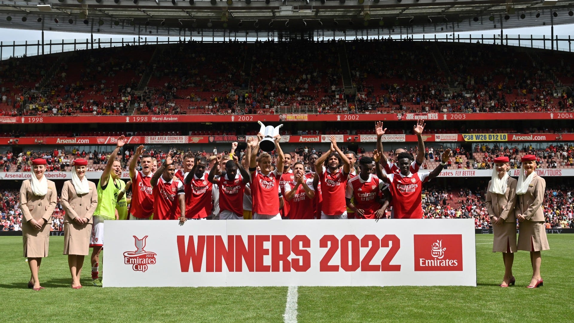 Arsenal ee Sevilla Emirates Cup 2022