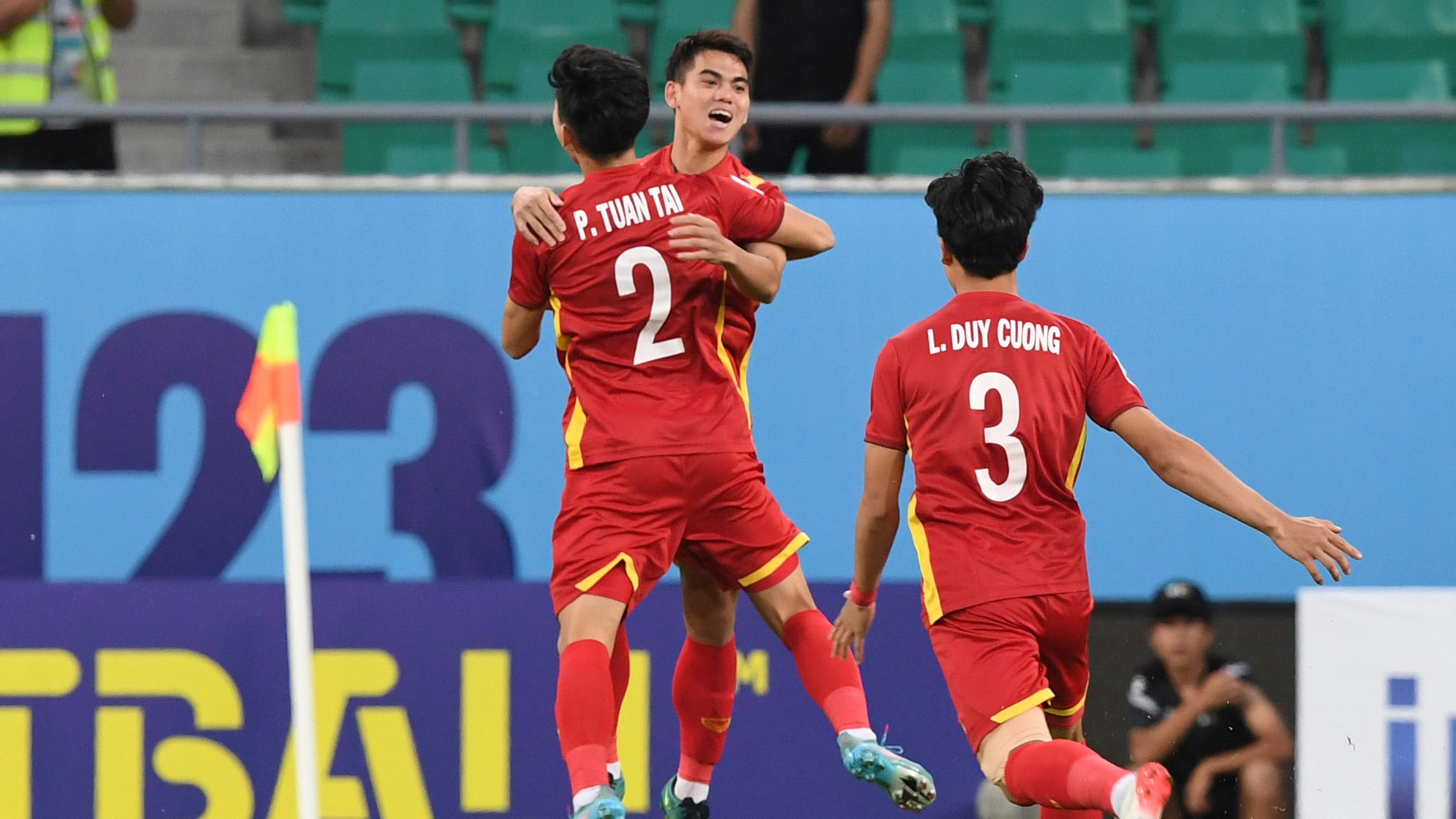 (VCK U23 châu Á) Thủng lưới phút bù giờ, U23 Việt Nam chia điểm đáng tiếc với U23 Thái Lan