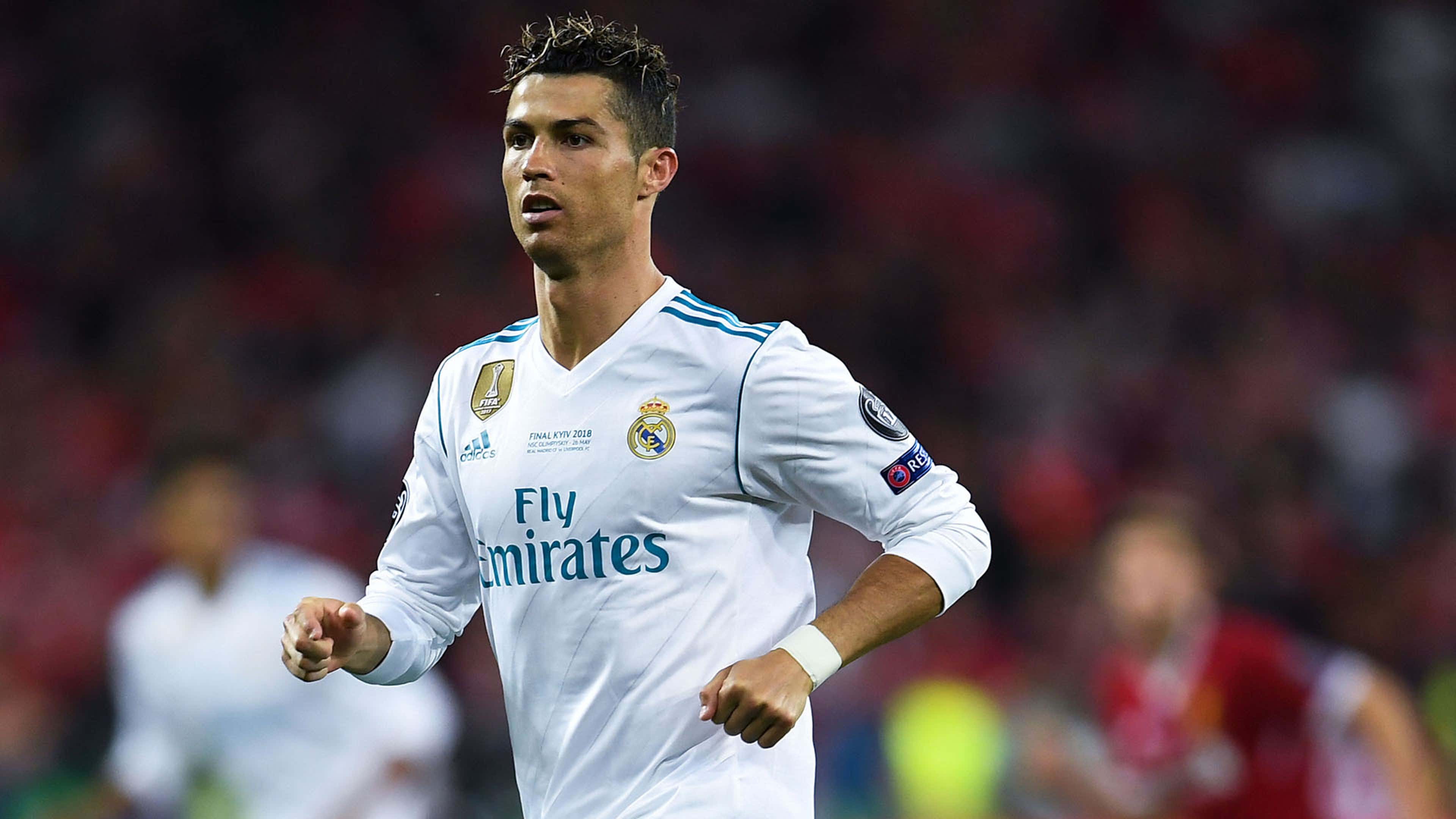 en términos de Patriótico Pasado Cristiano Ronaldo por fin aparece con la nueva camiseta del Real Madrid |  Goal.com Espana