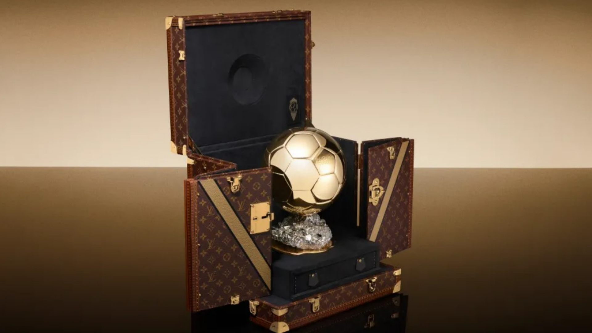 What is the Ballon d’Or trophy worth? Value, material, size & everything you need to know | Goal.com UK