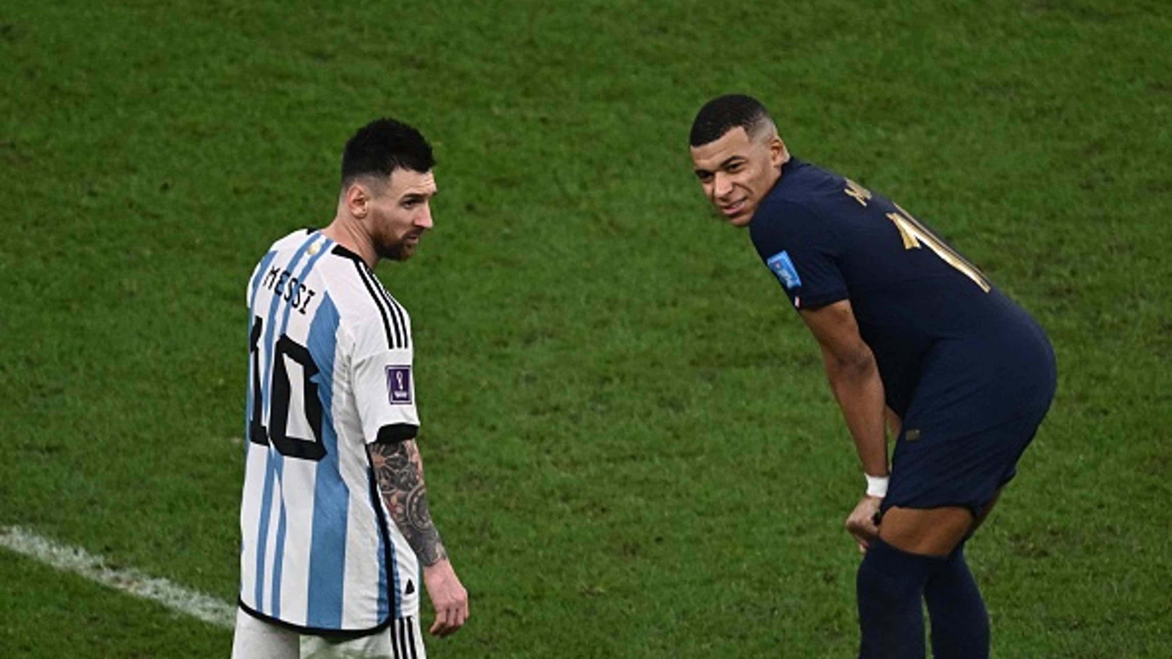 Kylian Mbappe - messi - world cup 2022 - France  - Argentina