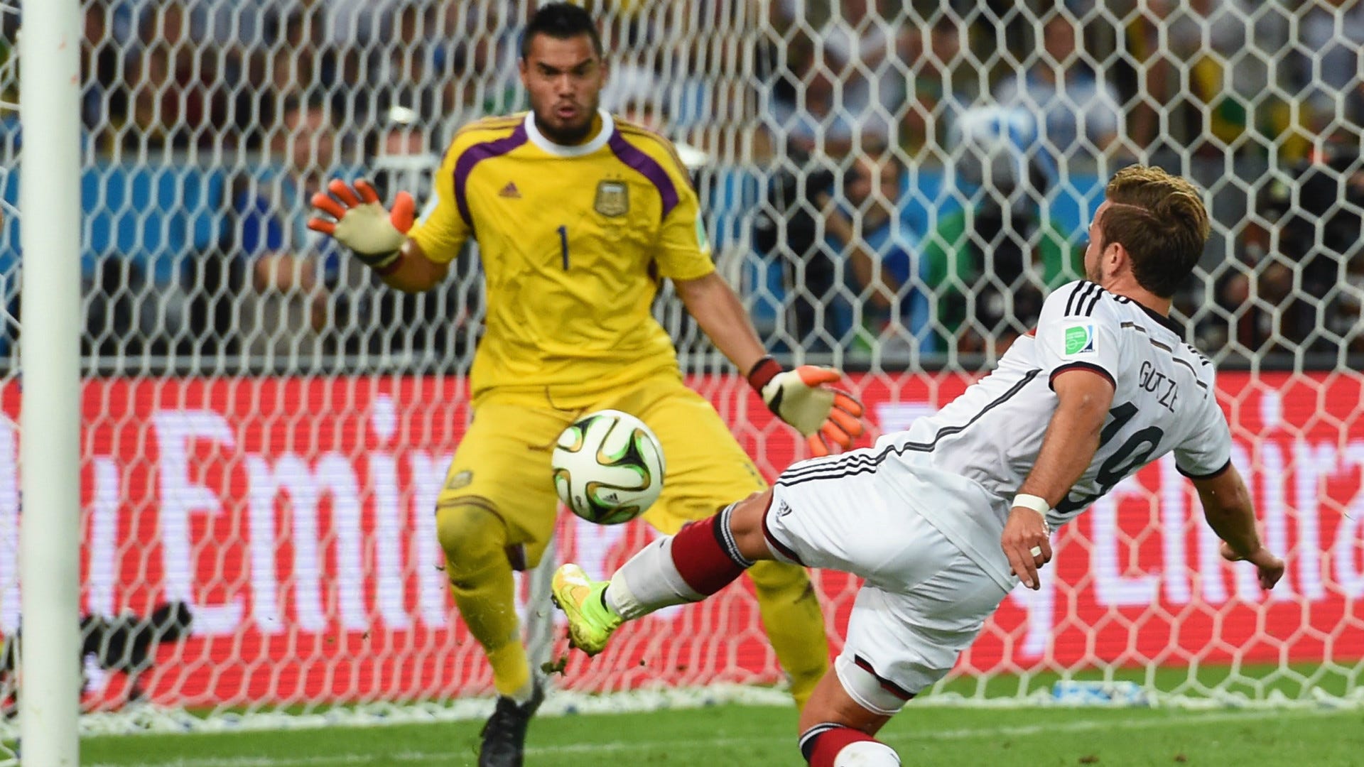 Sergio Romero Mario Gotze Argentina Germany World Cup