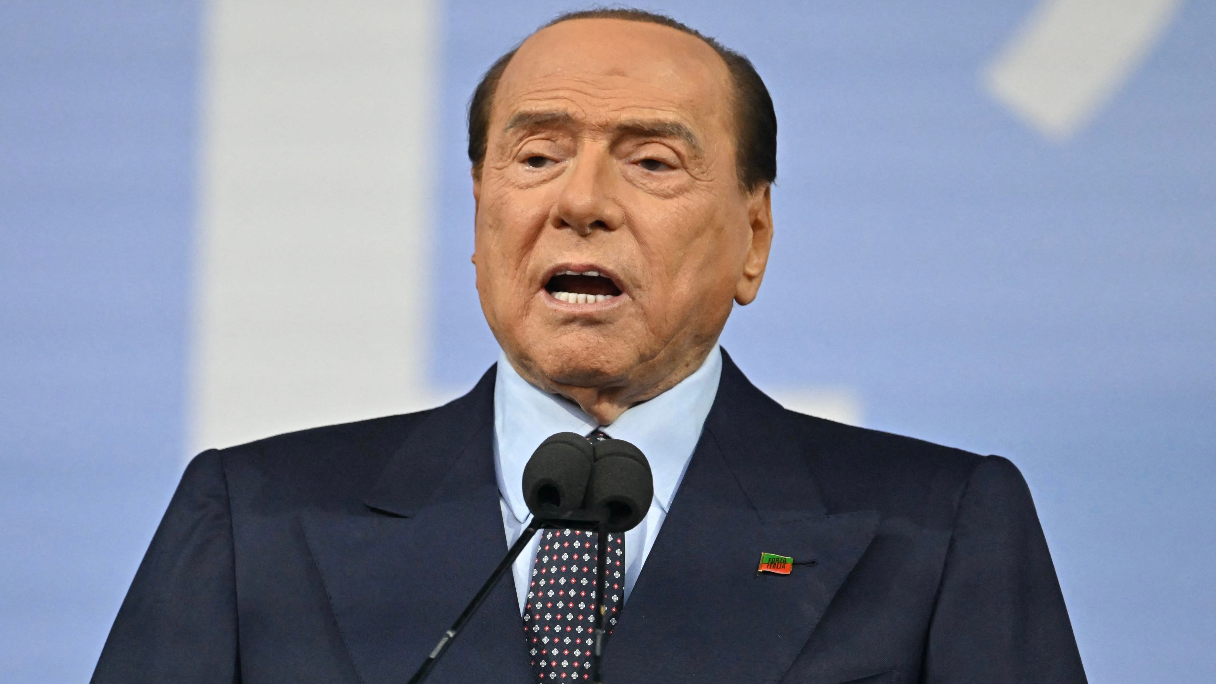 AC Milan despide a Berlusconi, gestor de su era dorada