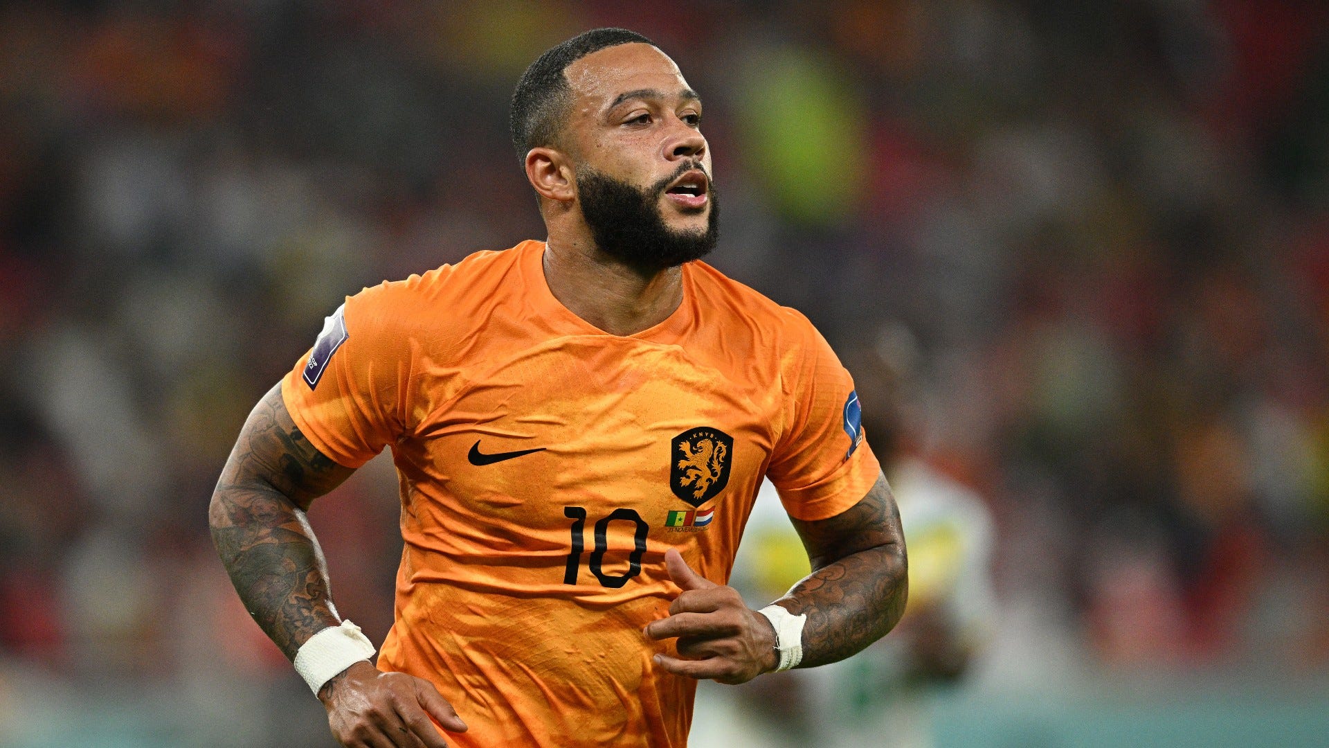 Who is Memphis Depay Girlfriend? Know All About Chloe Bailey