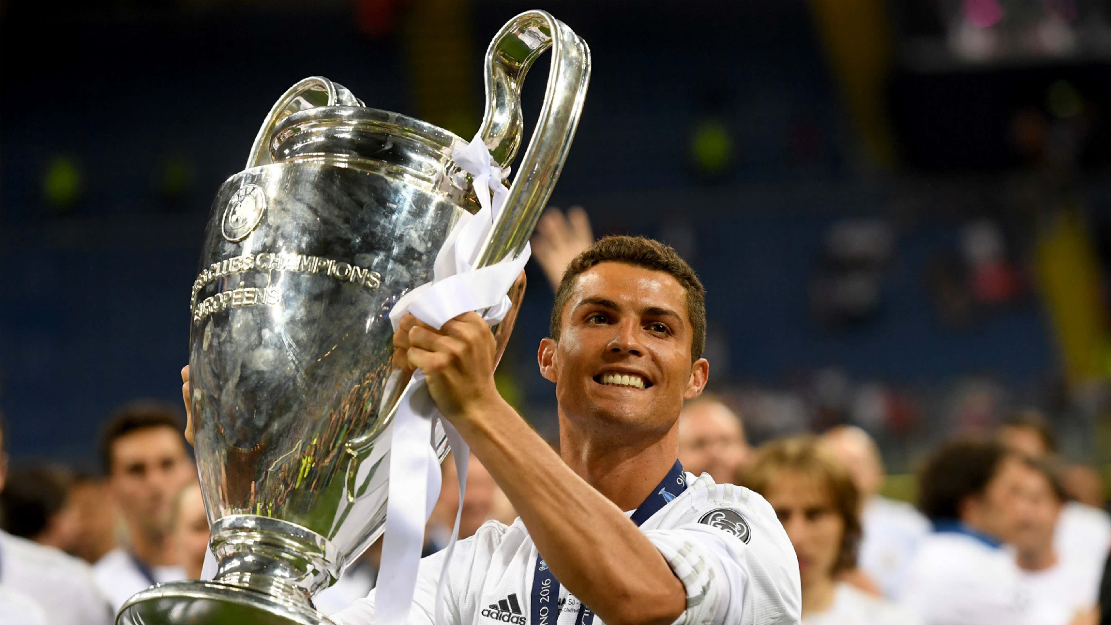 Cristiano Ronaldo Champions League Trophy Real Madrid 2016
