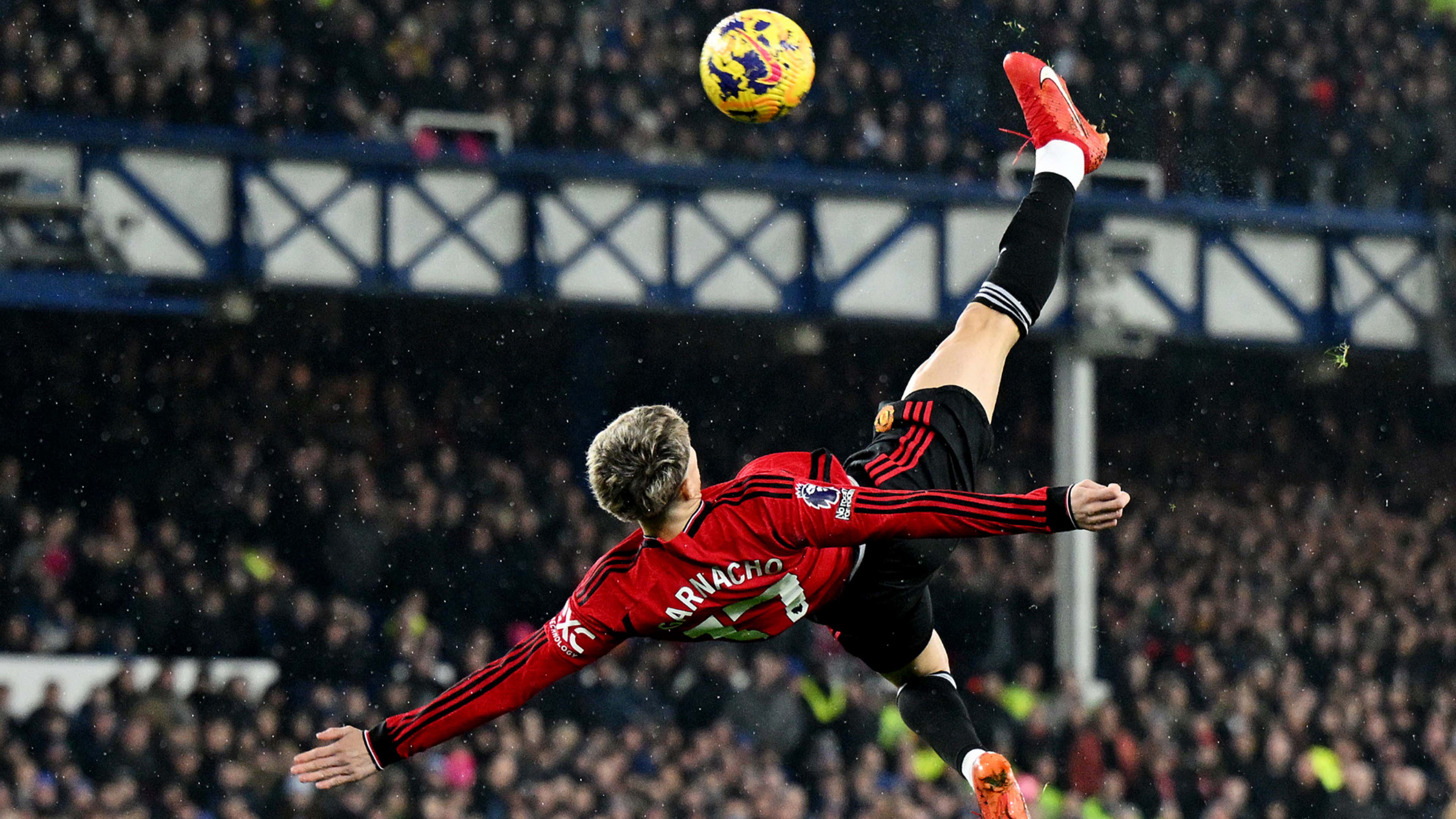 WATCH: Goal of the Season already won! Alejandro Garnacho channels  Cristiano Ronaldo with unbelievable overhead kick to put Man Utd in front  against Everton after just three minutes | Goal.com Nigeria