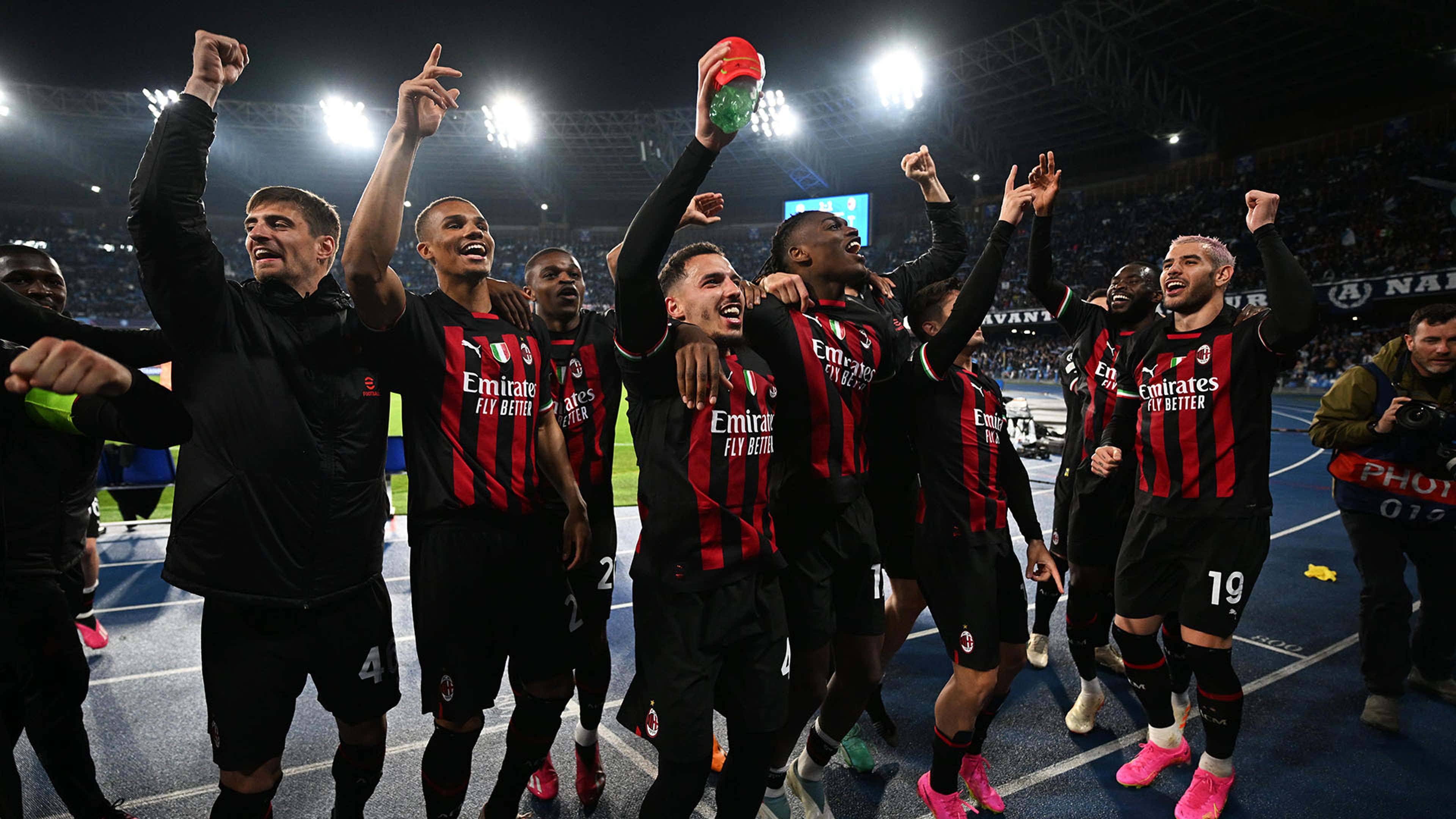 AC Milan celebrate UCL Napoli 2022-23