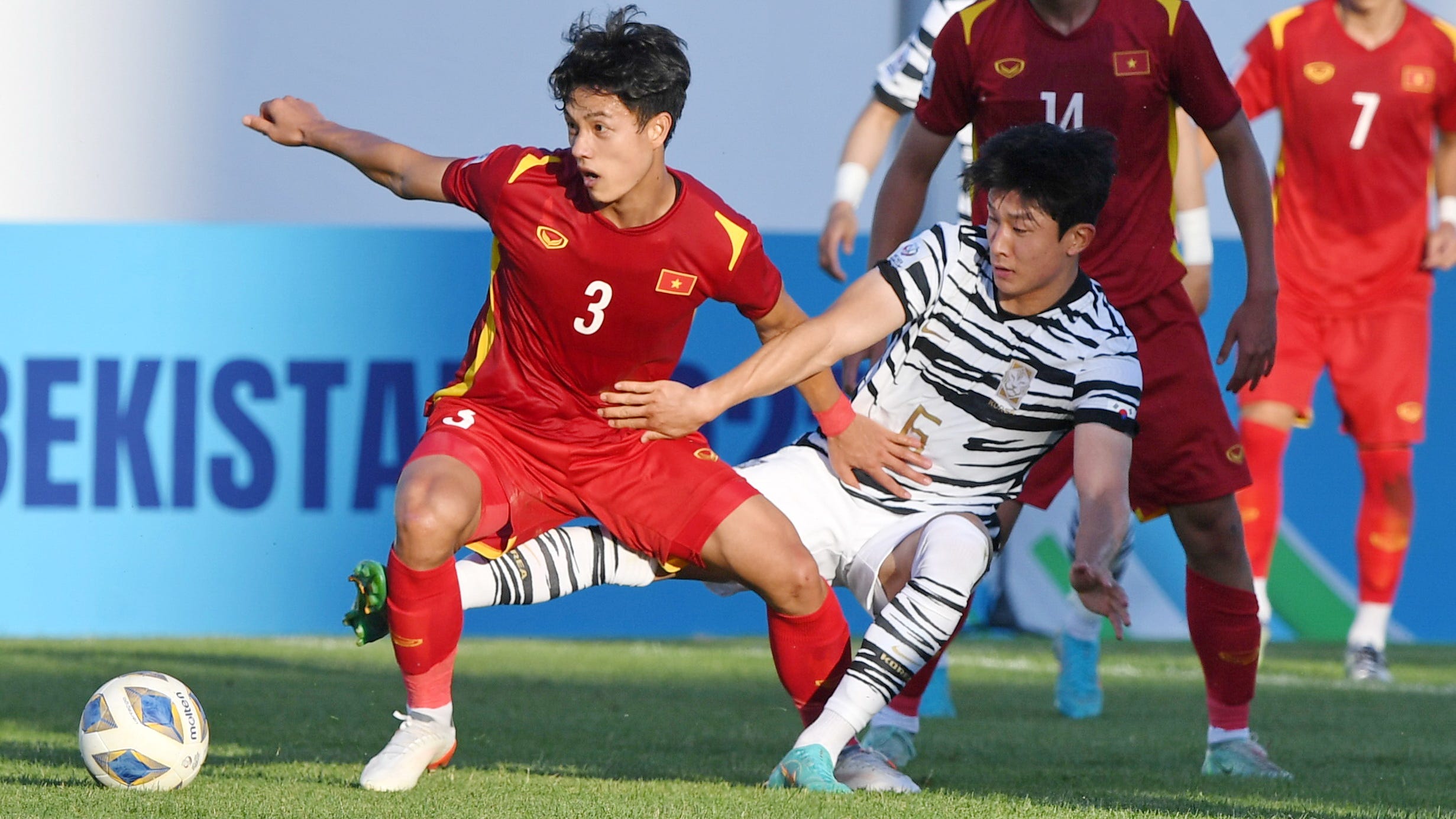 Luong Duy Cuong Ko Jae-hyeon U23 Vietnam vs U23 South Korea 2022 AFC U23 Asian Cup