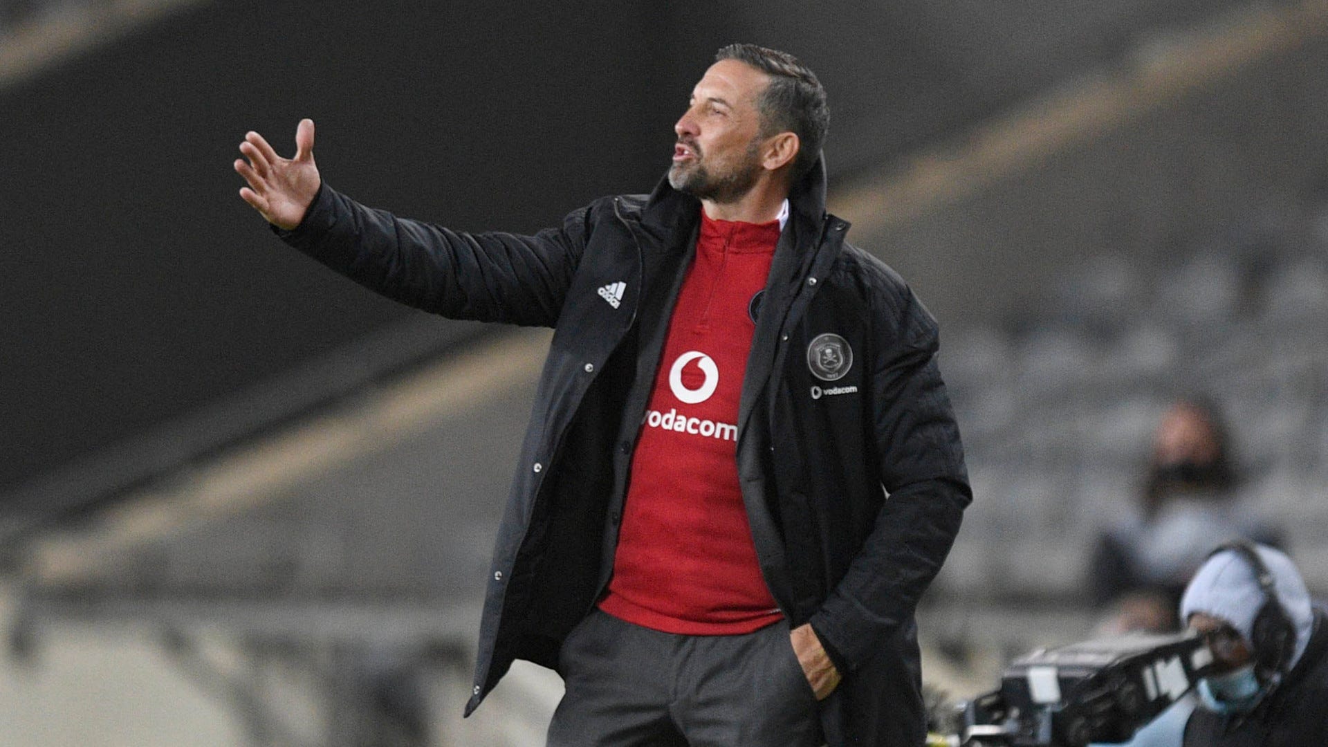 Orlando Pirates coach Zinnbauer cushions his defence from criticism