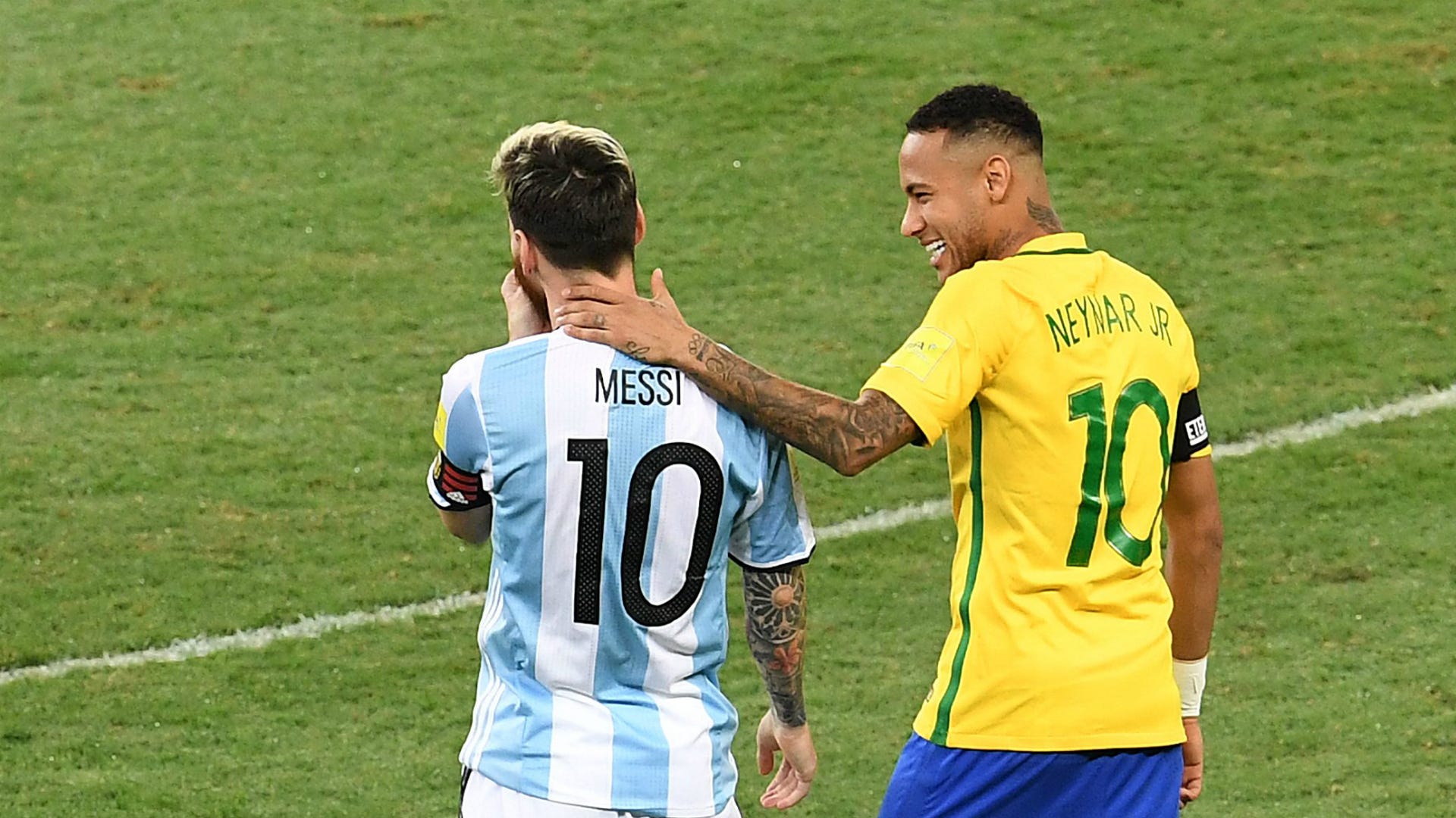 Brazil vs Argentina: Trận đấu giữa hai đội tuyển quốc gia hàng đầu của khu vực Nam Mỹ luôn là niềm mong đợi của các CĐV bóng đá trên khắp thế giới. Cùng xem hình ảnh của các siêu sao như Neymar, Messi, Aguero trong cuộc đối đầu kinh điển này.