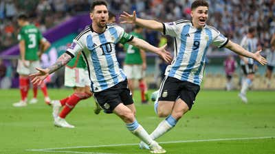 Lionel Messi Julian Alvarez Argentina Mexico 2022 World Cup