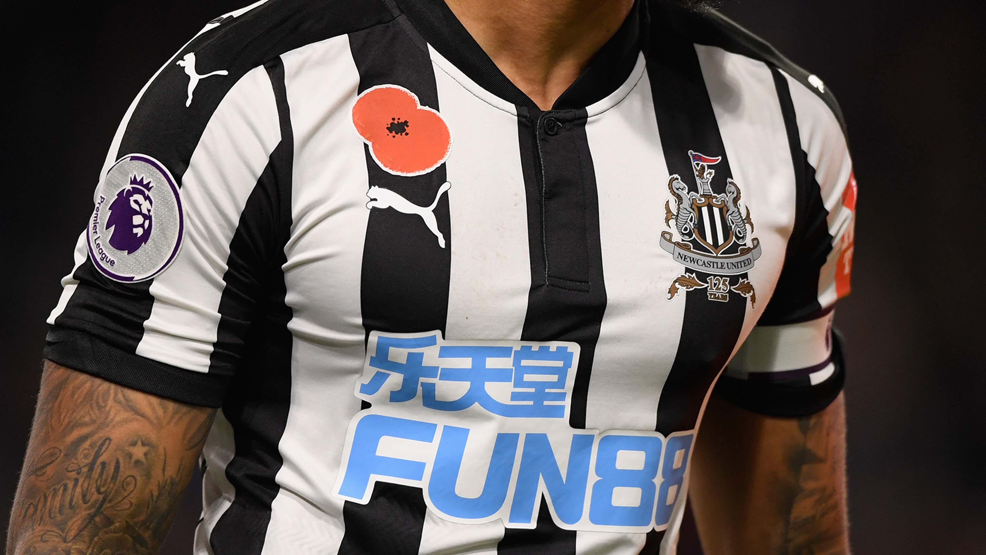 Premier League & the poppy - why do UK players, managers & presenters wear  red flower pin?